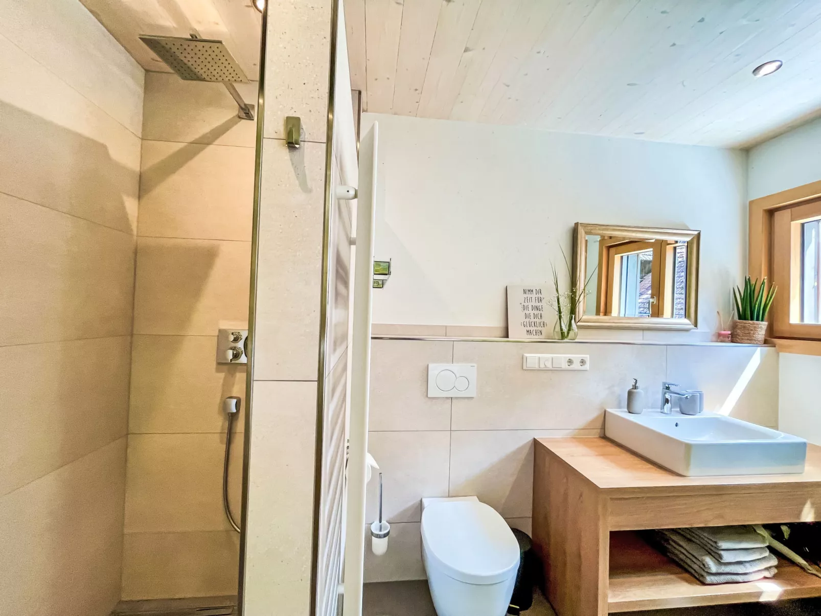 Kinast (HFT202)-Binnen