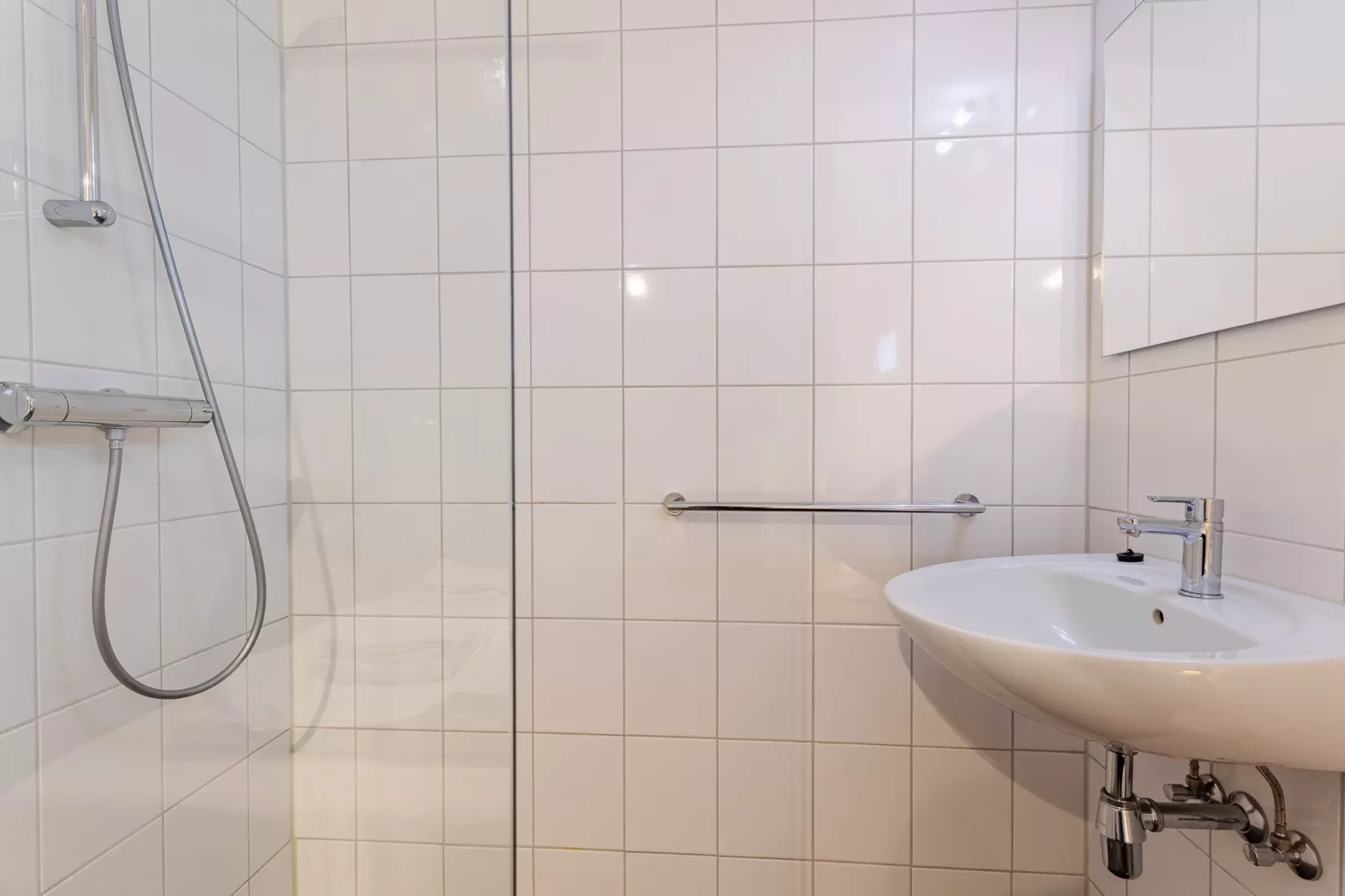 Zonnedorp 19 Modern holiday home Renesse | Beach within walking distance - Badkamer