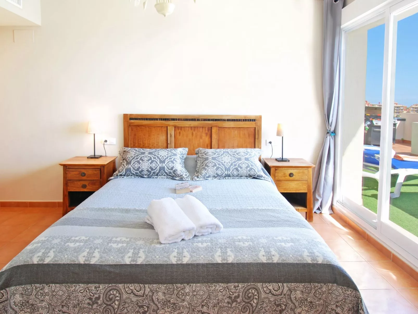 Penthouse, Jacuzzi, Meerblick, BBQ,wifi, AC - Binnen