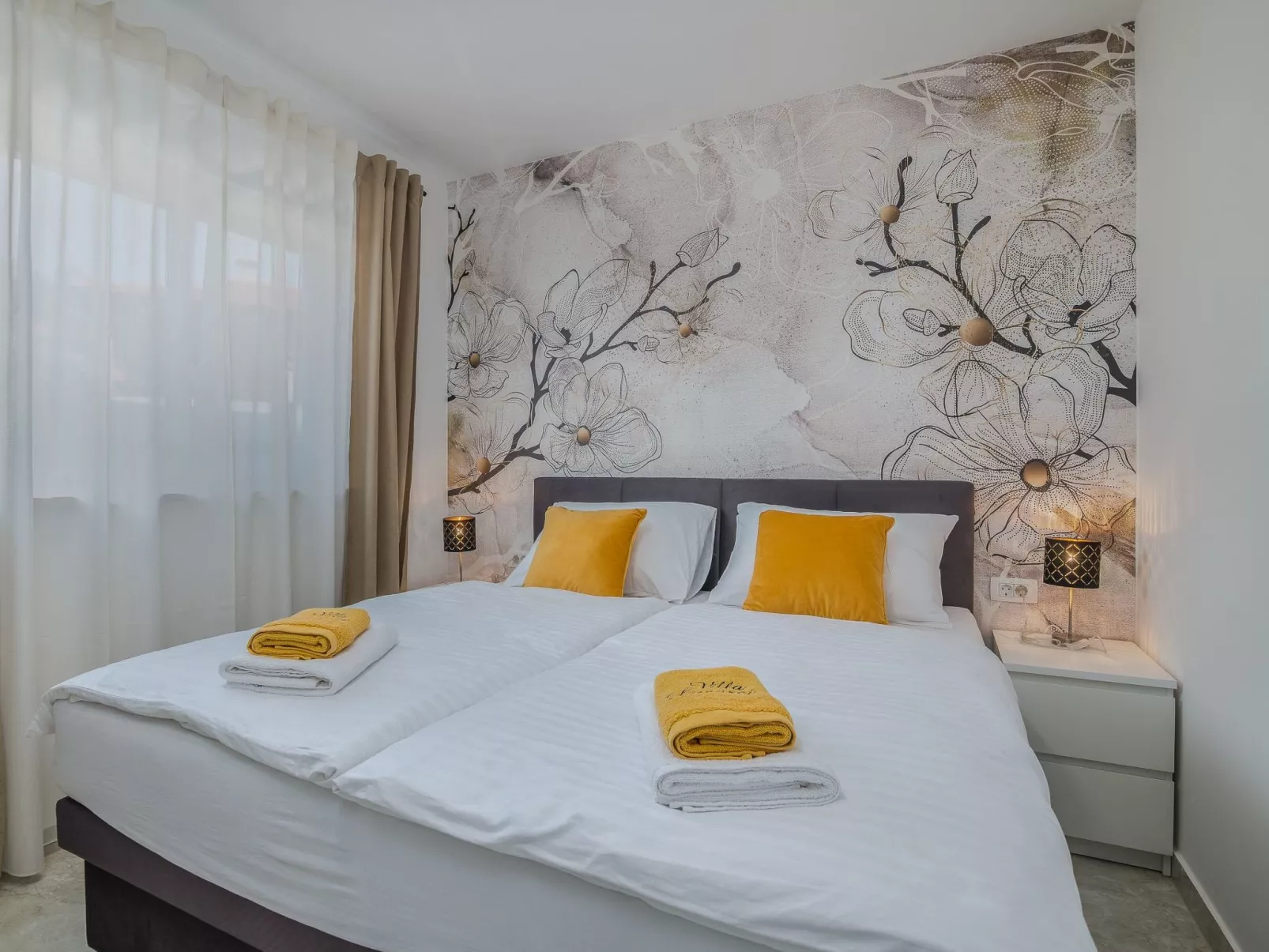 Luxuriöse Villa mit Salzwasserpool in einer ruhigen Gegend - Image-tags.info