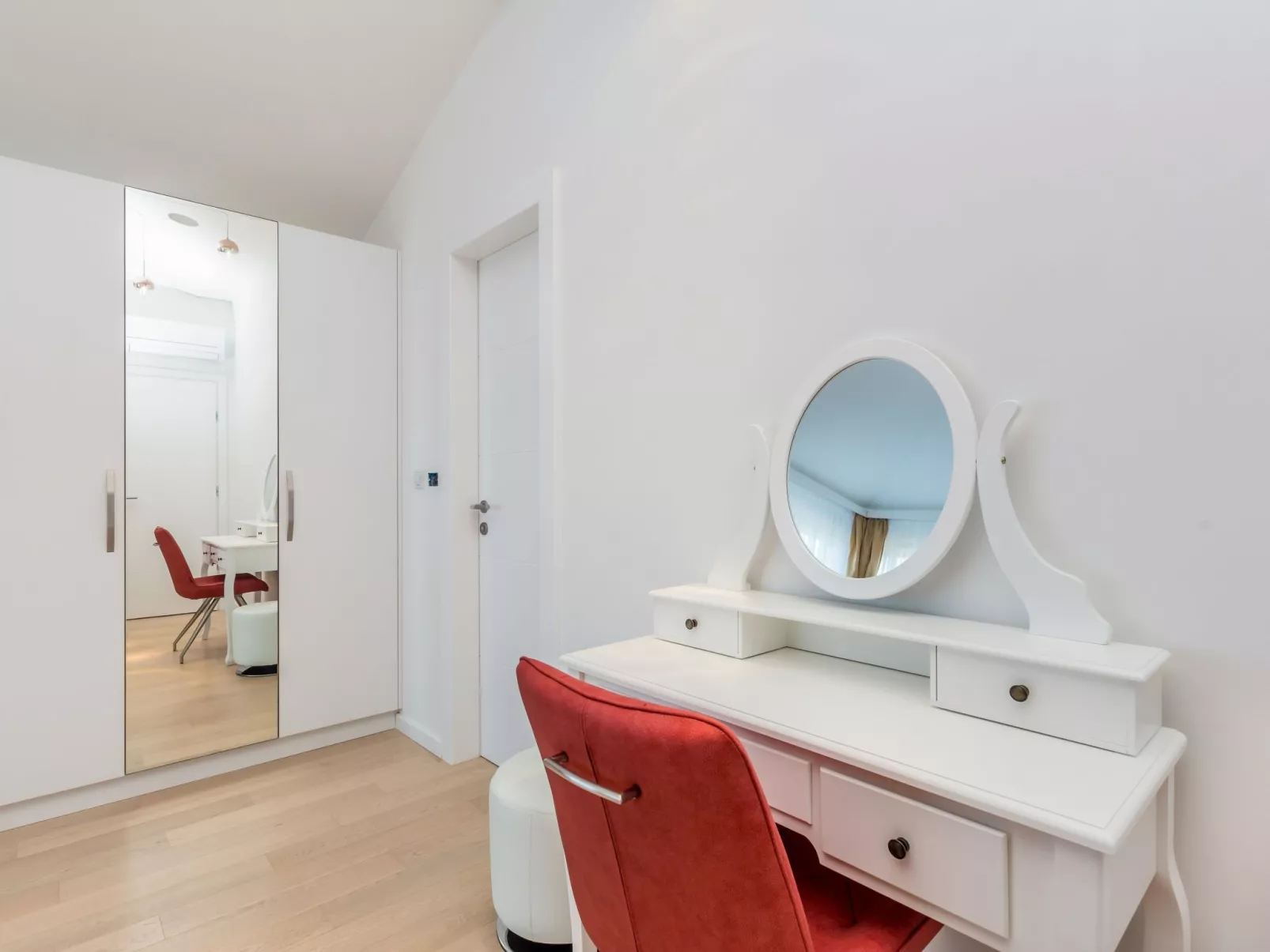 Schöne Villa in einer ruhigen Umgebung mit Pool - Image-tags.info