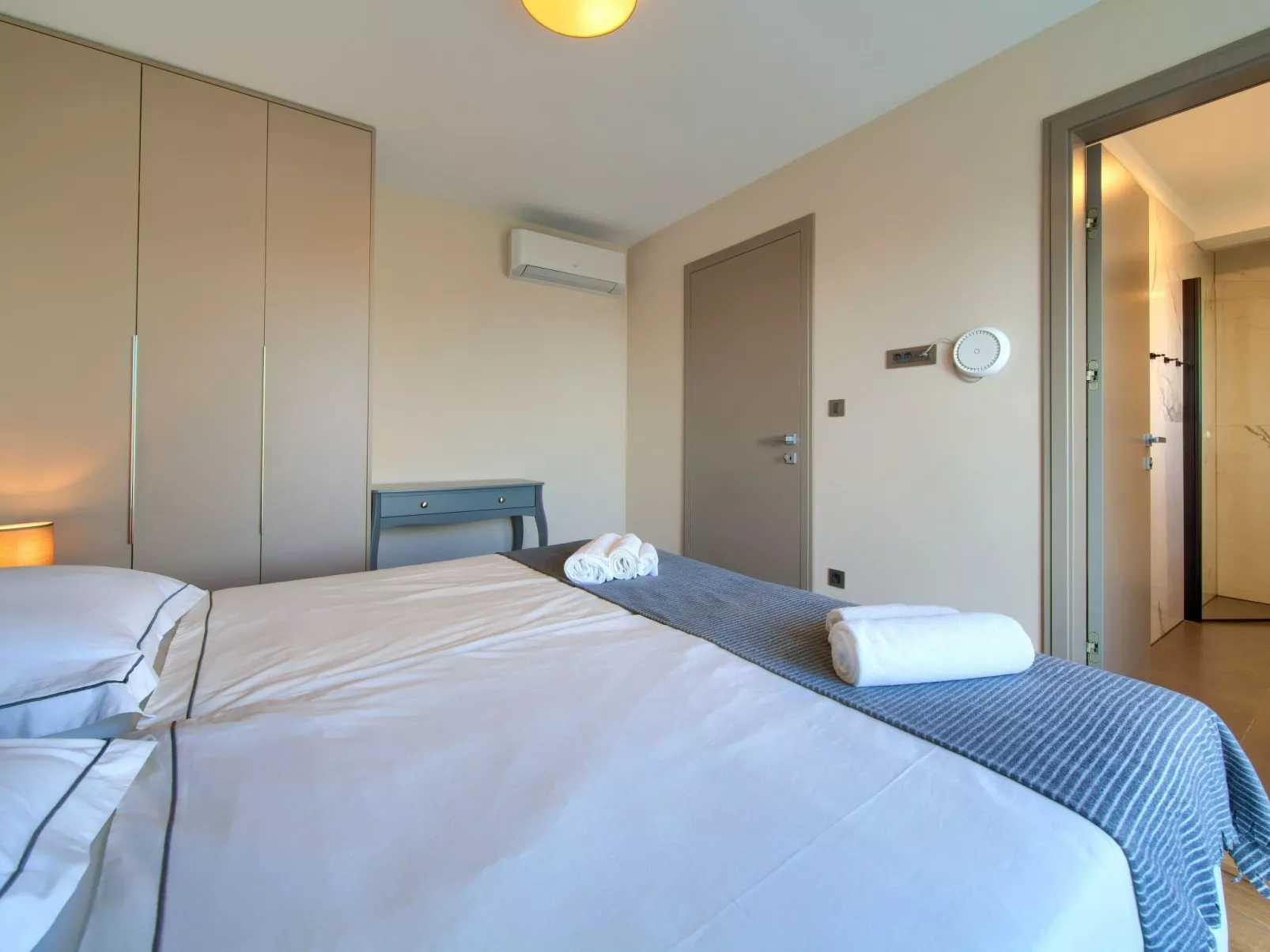 "Lana" mit Schwimmbad - Image-tags.info