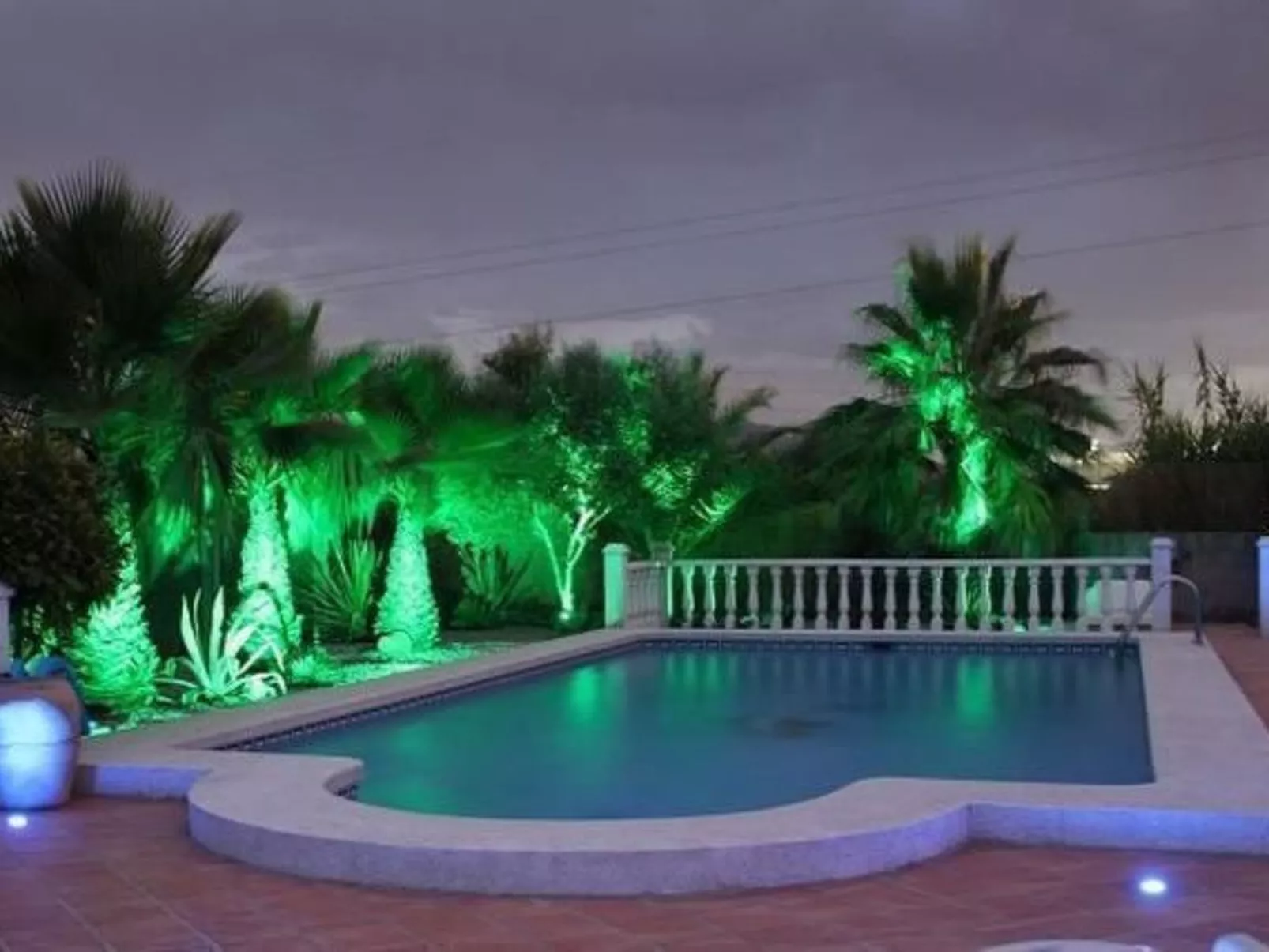 Villa im spanischen Stil mit großem Pool und ein - Buiten