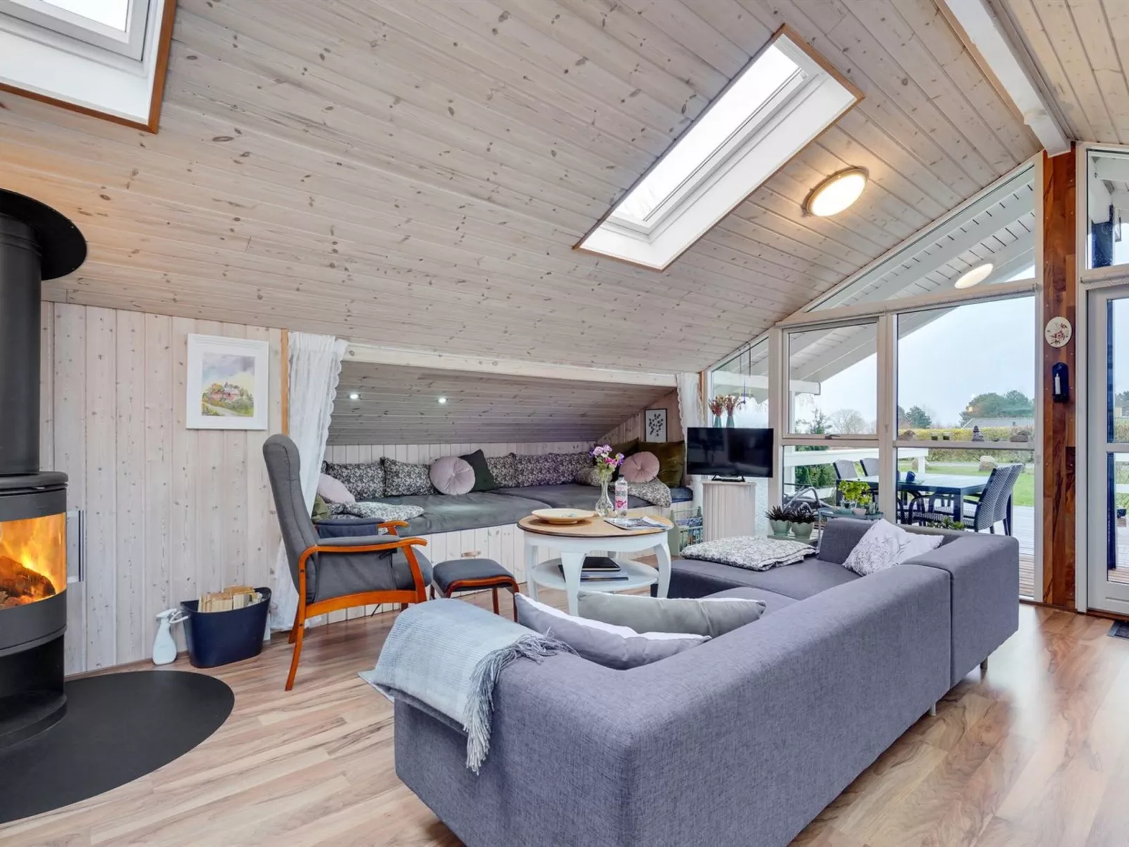 "Flicka" - 275m from the sea-Binnen