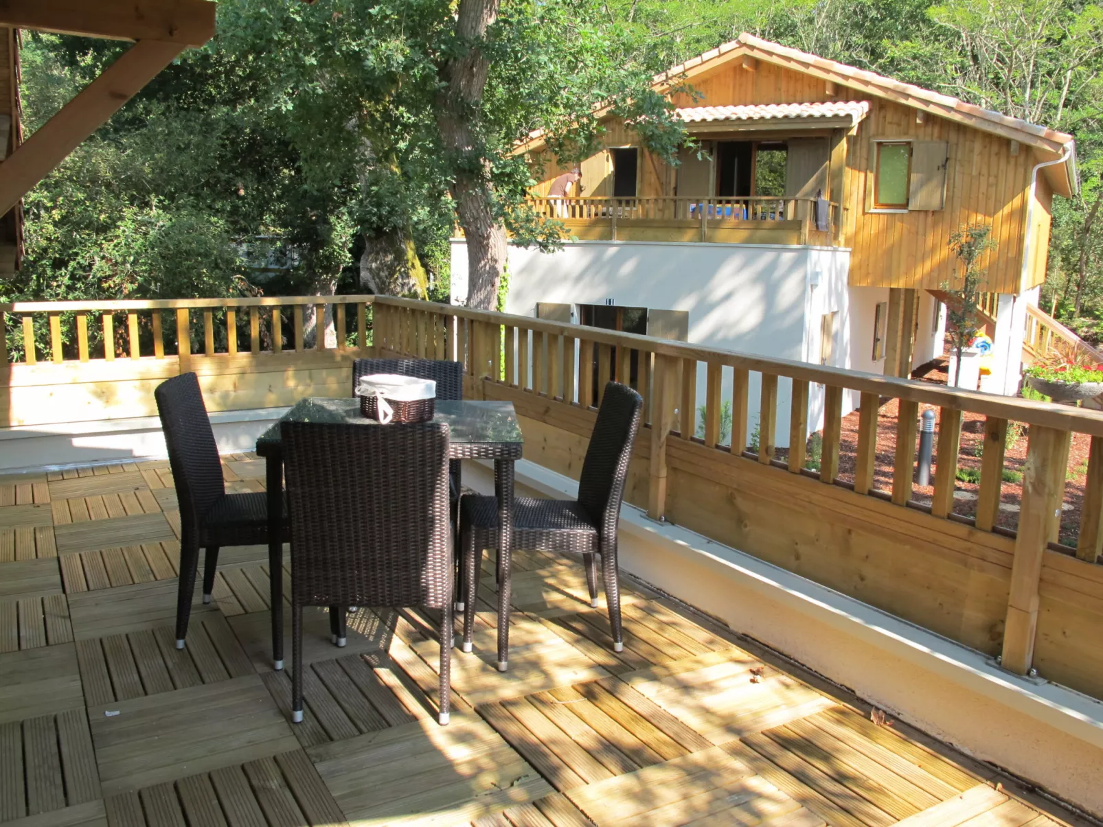 Les Rives du Lac-Buiten