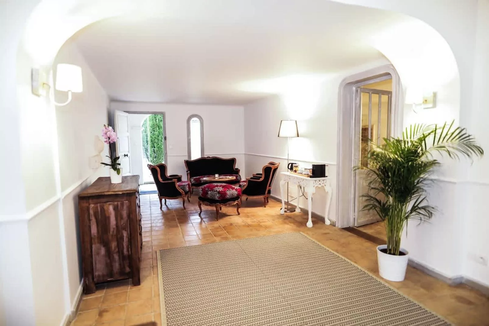 Charmant Mas Provençal avec piscine et jacuzzis-Woonkamer