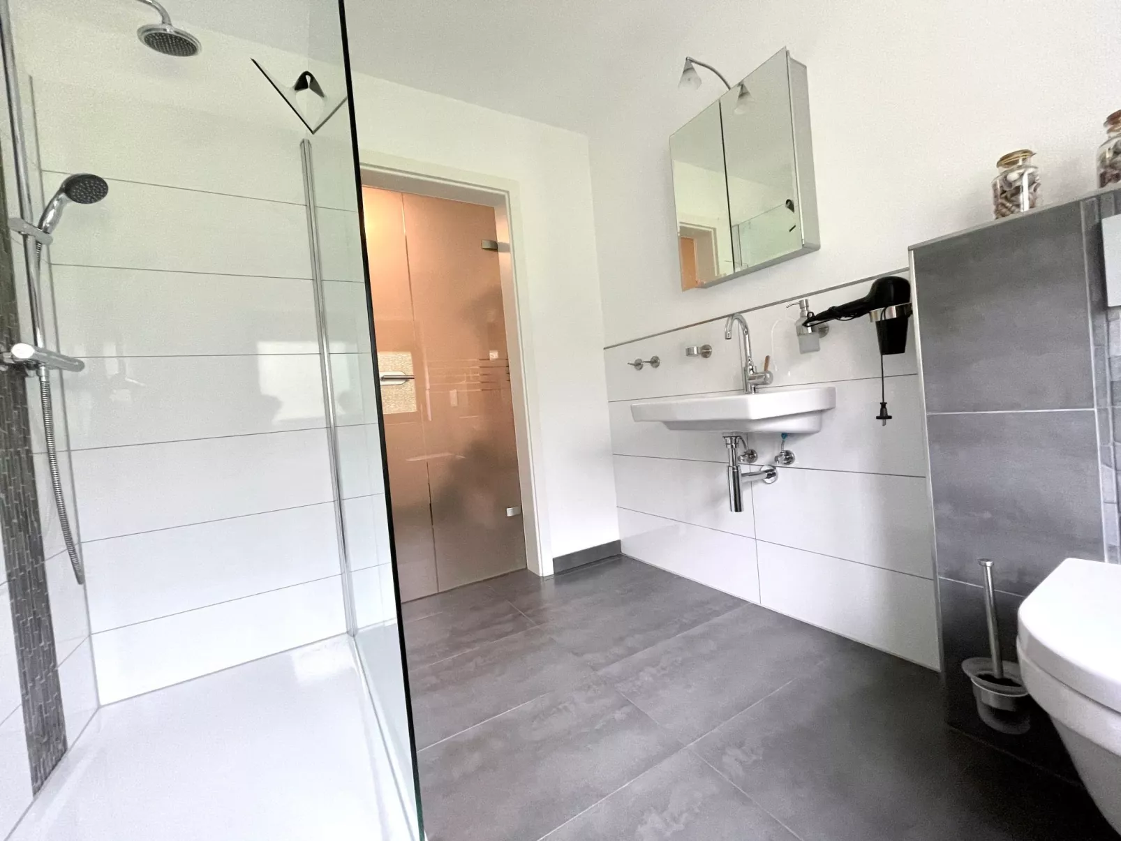 Nettes Ferienhaus in Hemfurth-Edersee mit Großer Terrasse - Image-tags.info