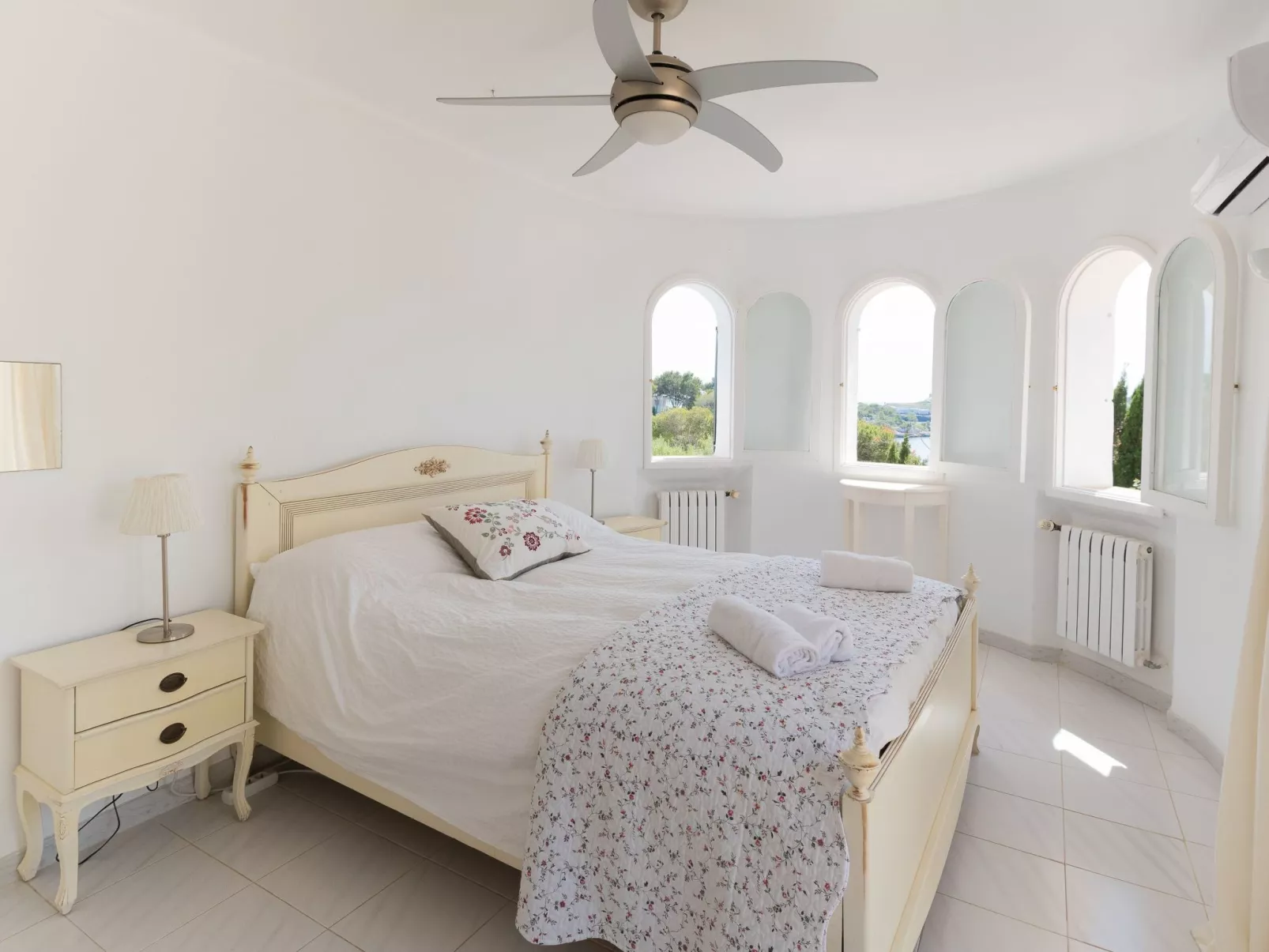 Cristina Ferienhaus in Cala D'or mit Privatpool und Meerblick - Binnen
