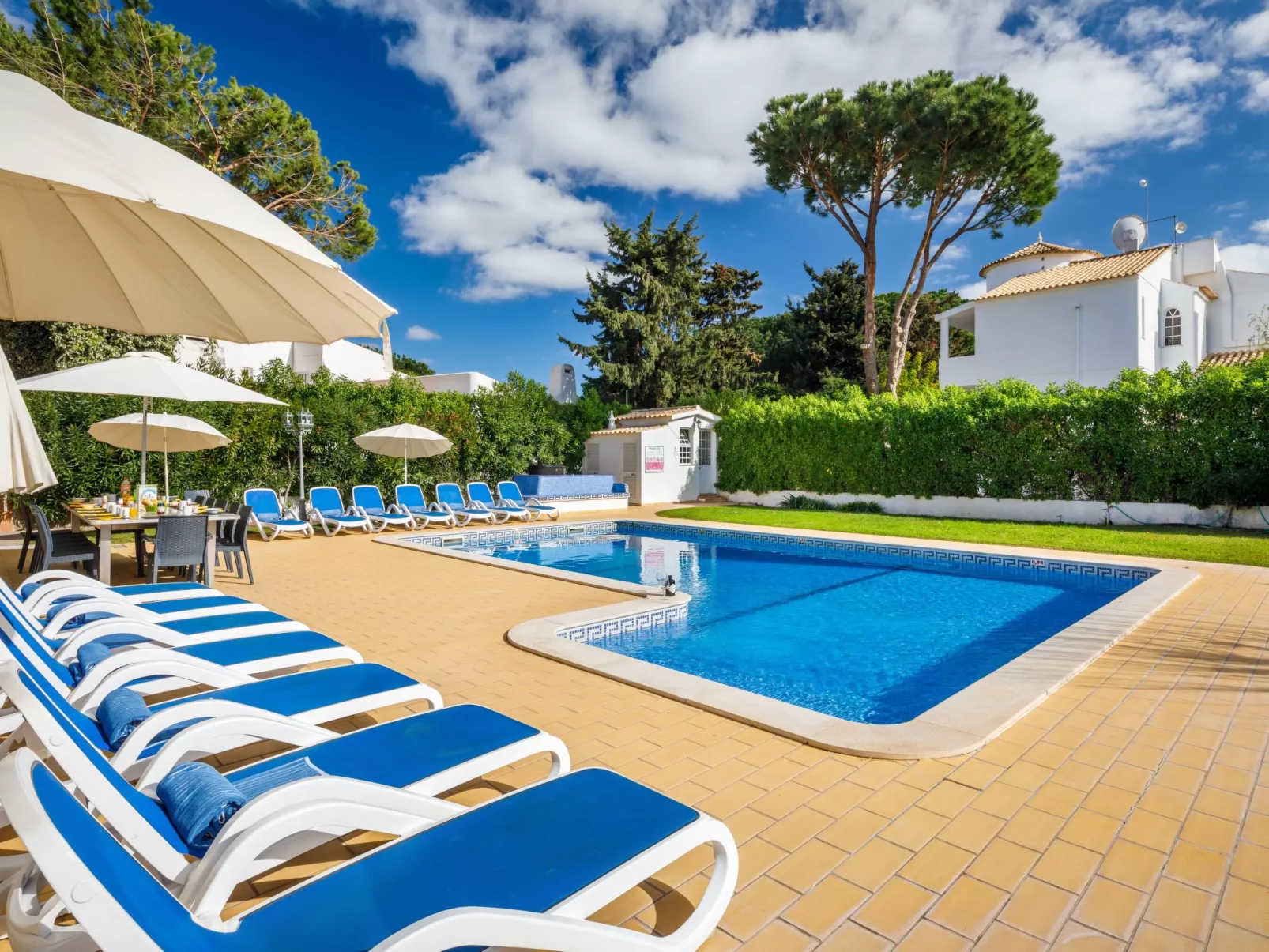 7 Schlafzimmer Villa, Familie, Kinder, Gruppen, Strand, Pool, Garten - Image-tags.info