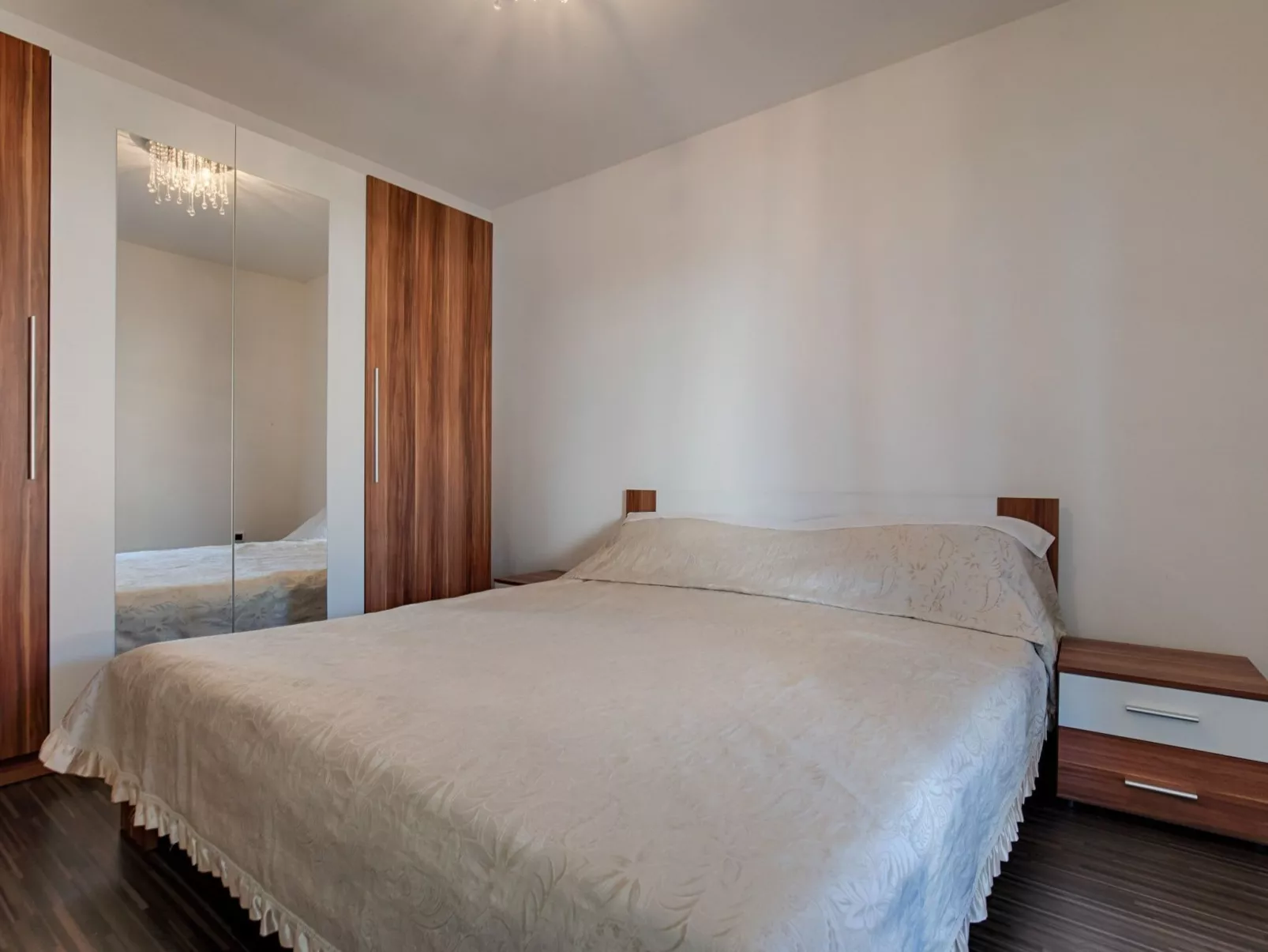 Villa mit Pool und schönem Meerblick - Image-tags.info