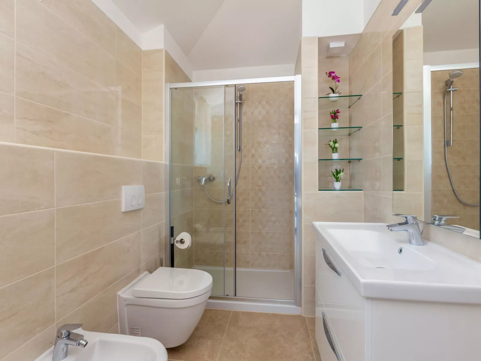 Schöne Villa in einer ruhigen Umgebung mit Pool - Image-tags.info