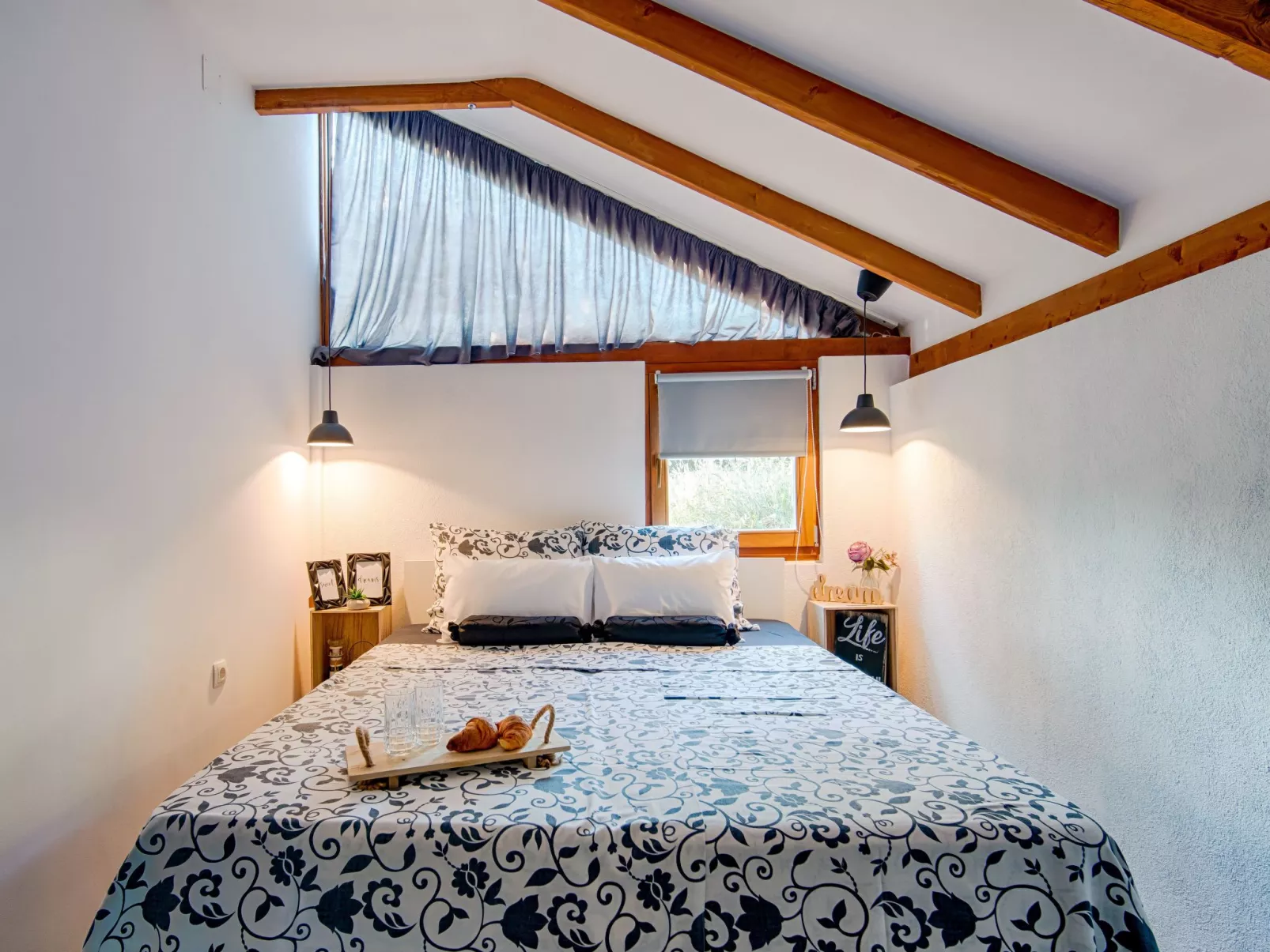 Haus mit Pool, 50 Meter vom Meer entfernt - Image-tags.info