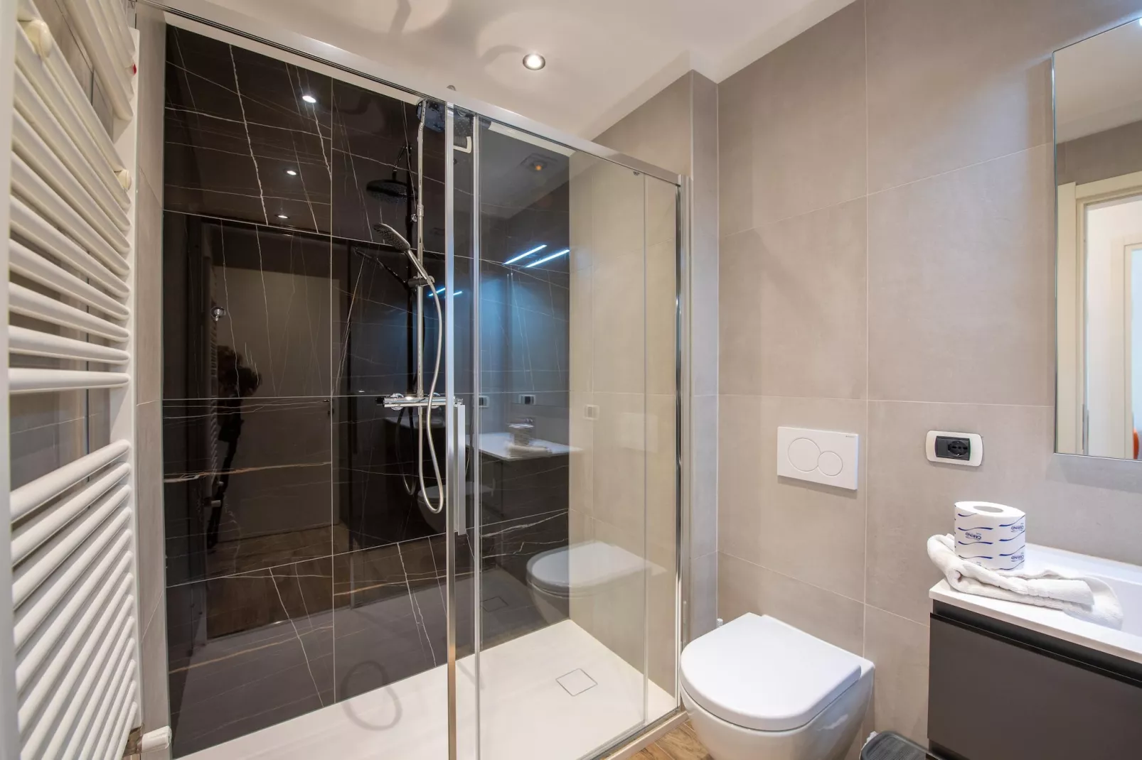 RESIDENCE PORTO LETIZIA - PALACE-1ROOM APT 4 PAX MOUNTAIN VIEW DELUXE8204 - P1MD4 - Badkamer