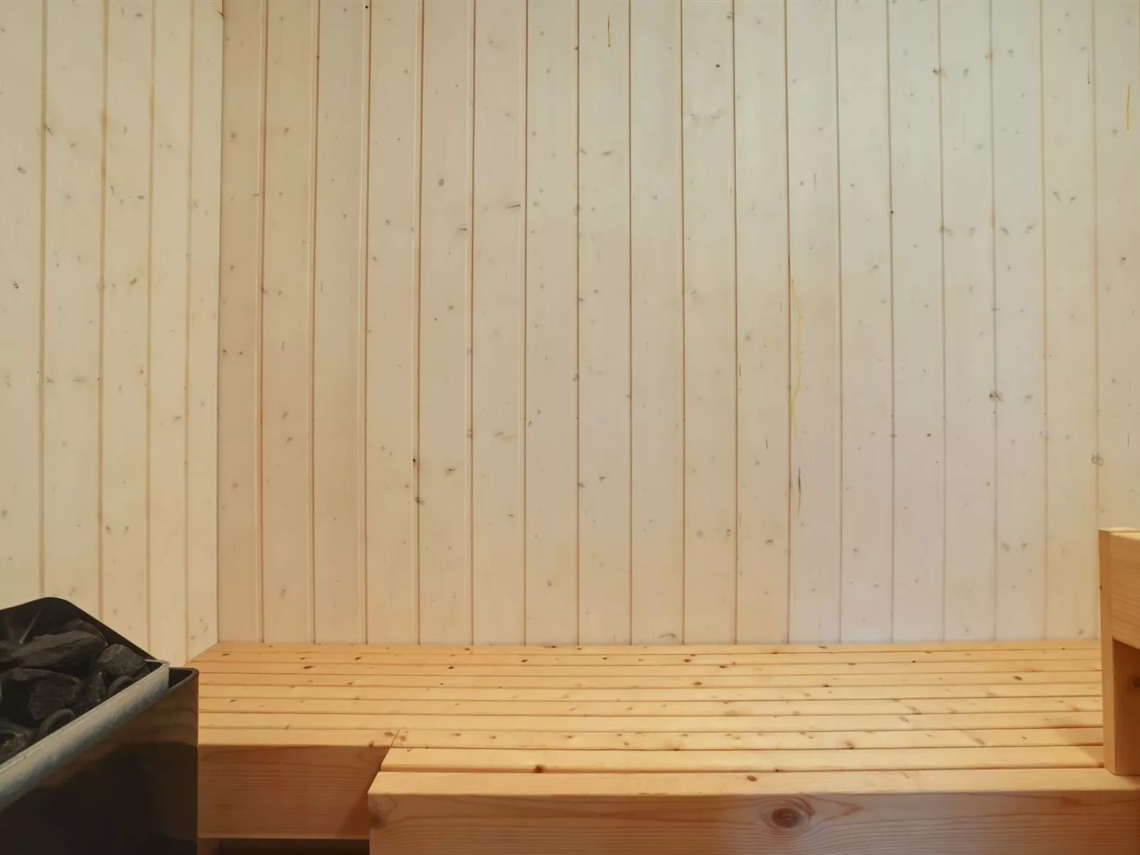 "Lilla" - 120m from the sea - Binnen