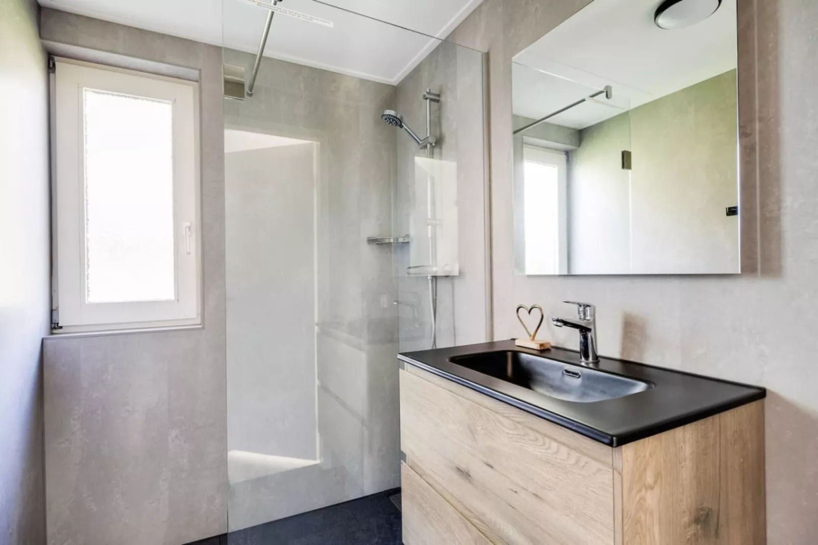 92 | Gaai | Prachtige bungalow nabij natuur-Badkamer