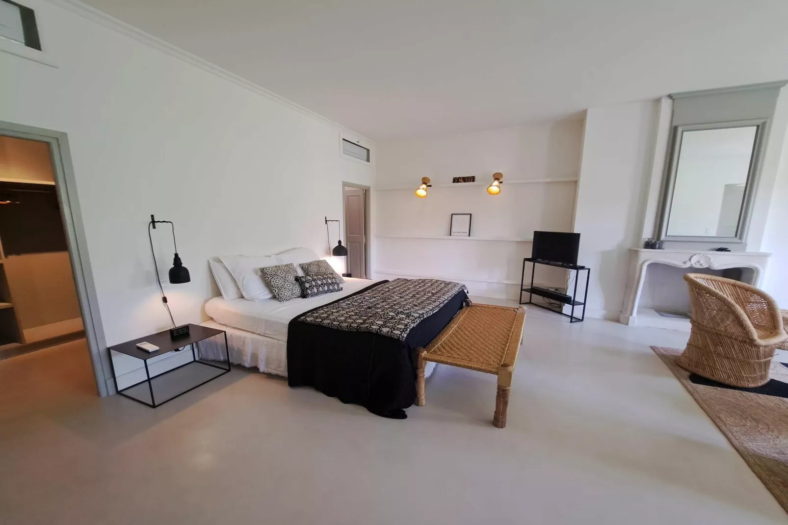 Mas Maillane demeure du XVIIIe entièrement rénové-Slaapkamer