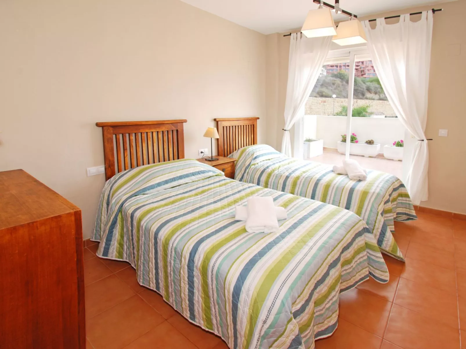 Penthouse, Jacuzzi, Meerblick, BBQ,wifi, AC - Binnen