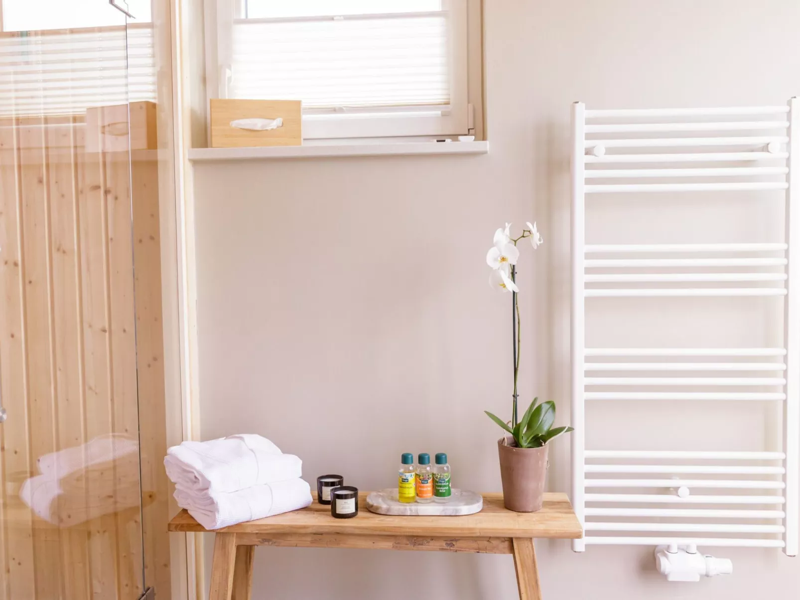 Modernes Ferienhaus mit Sauna, Seeblick, Dachterrasse und Garten - Image-tags.info