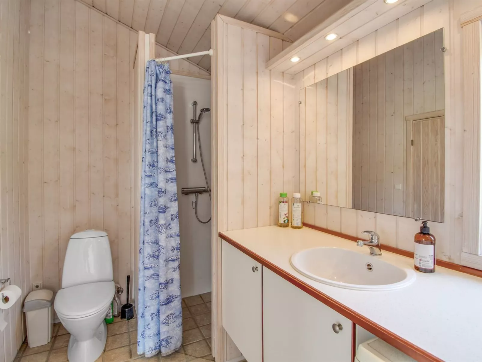 "Lilla" - 120m from the sea - Binnen