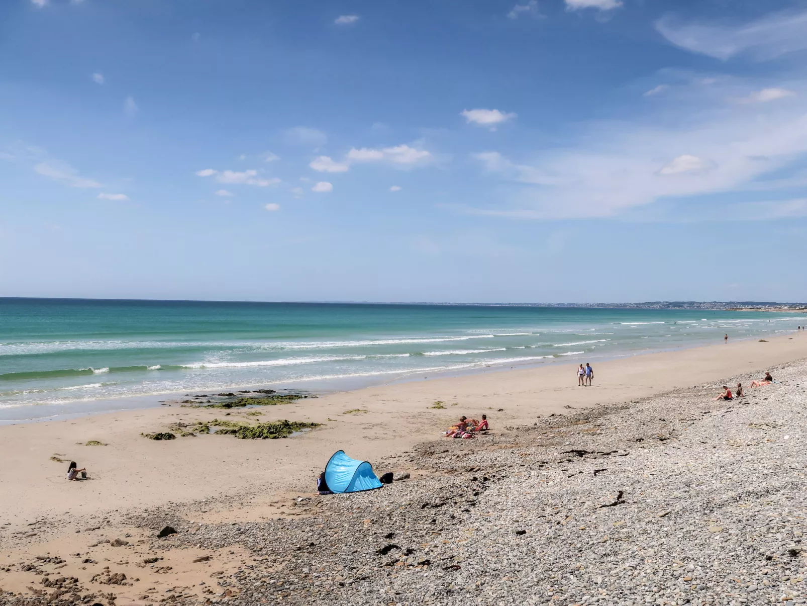 Les Volets Rouges - Buiten