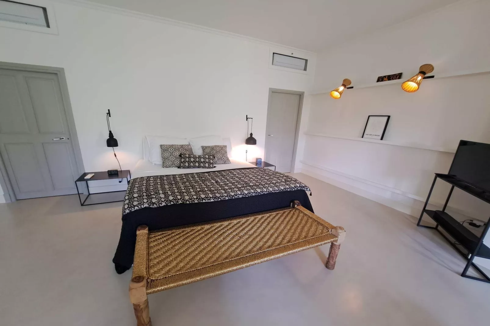 Mas Maillane demeure du XVIIIe entièrement rénové-Slaapkamer