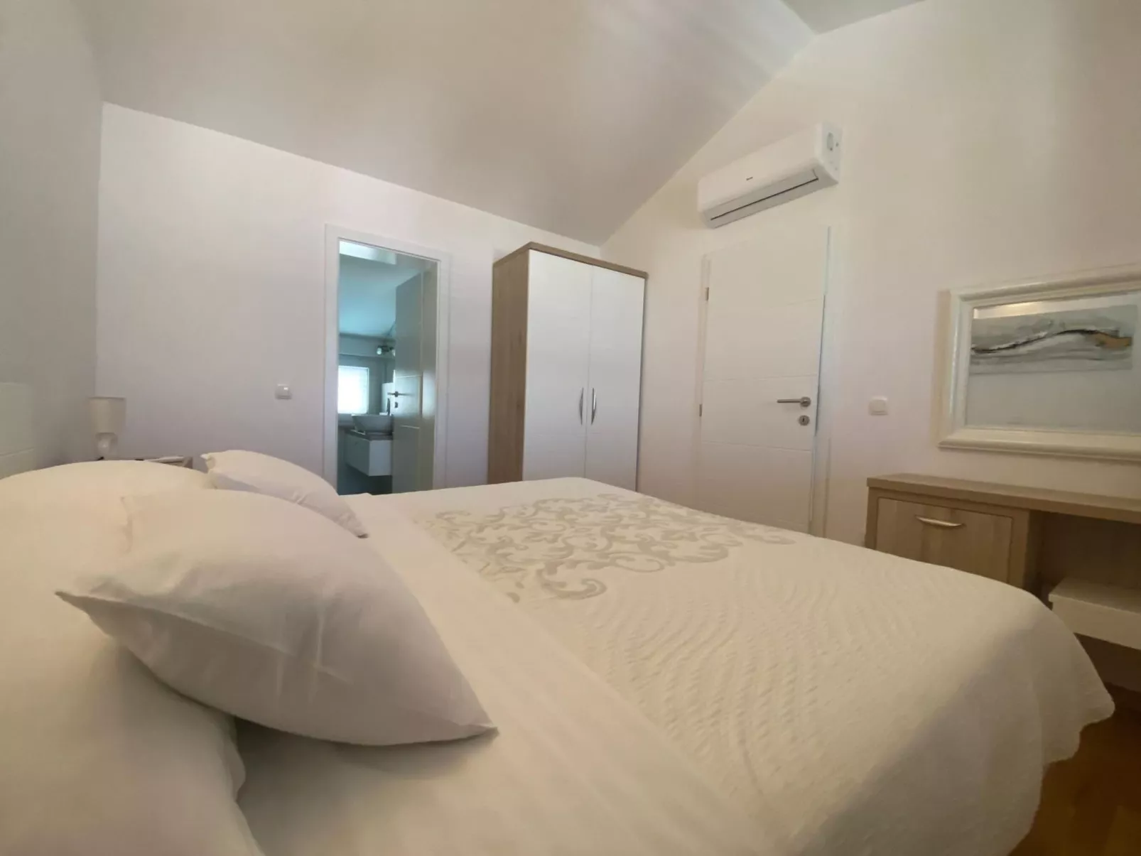 Mediterrane Villa, Pool, Panoramablick aufs Meer - Image-tags.info