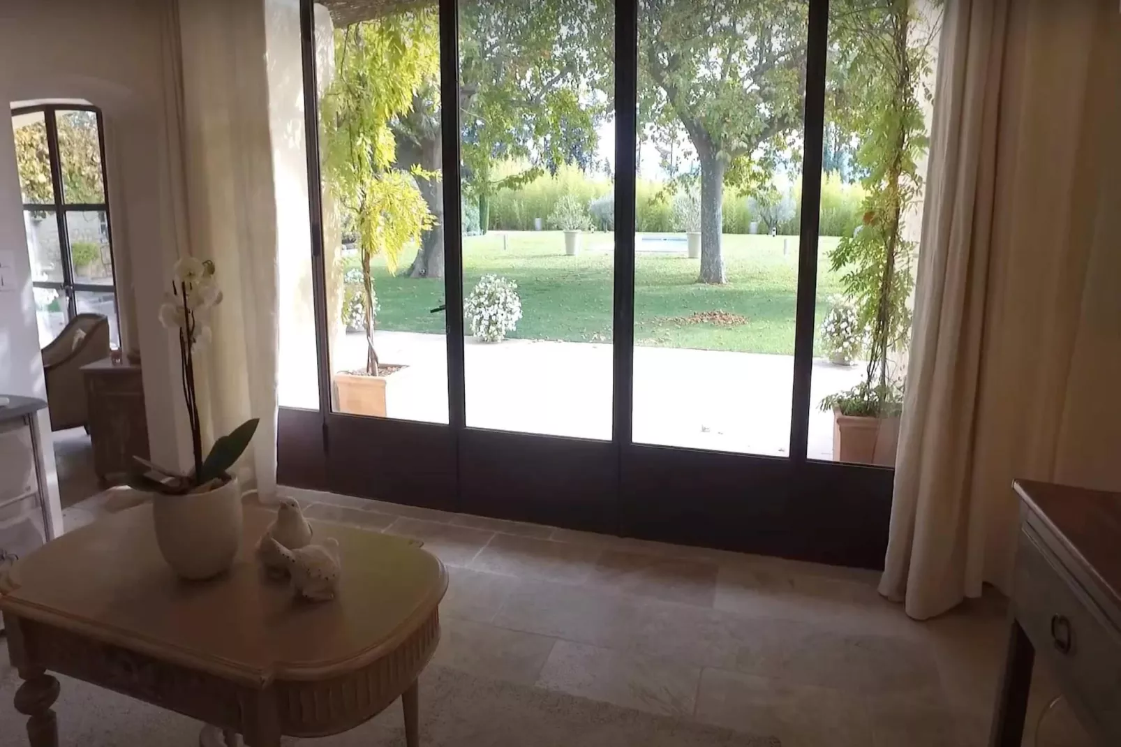 Bast de Charme L141 - Uitzicht zomer