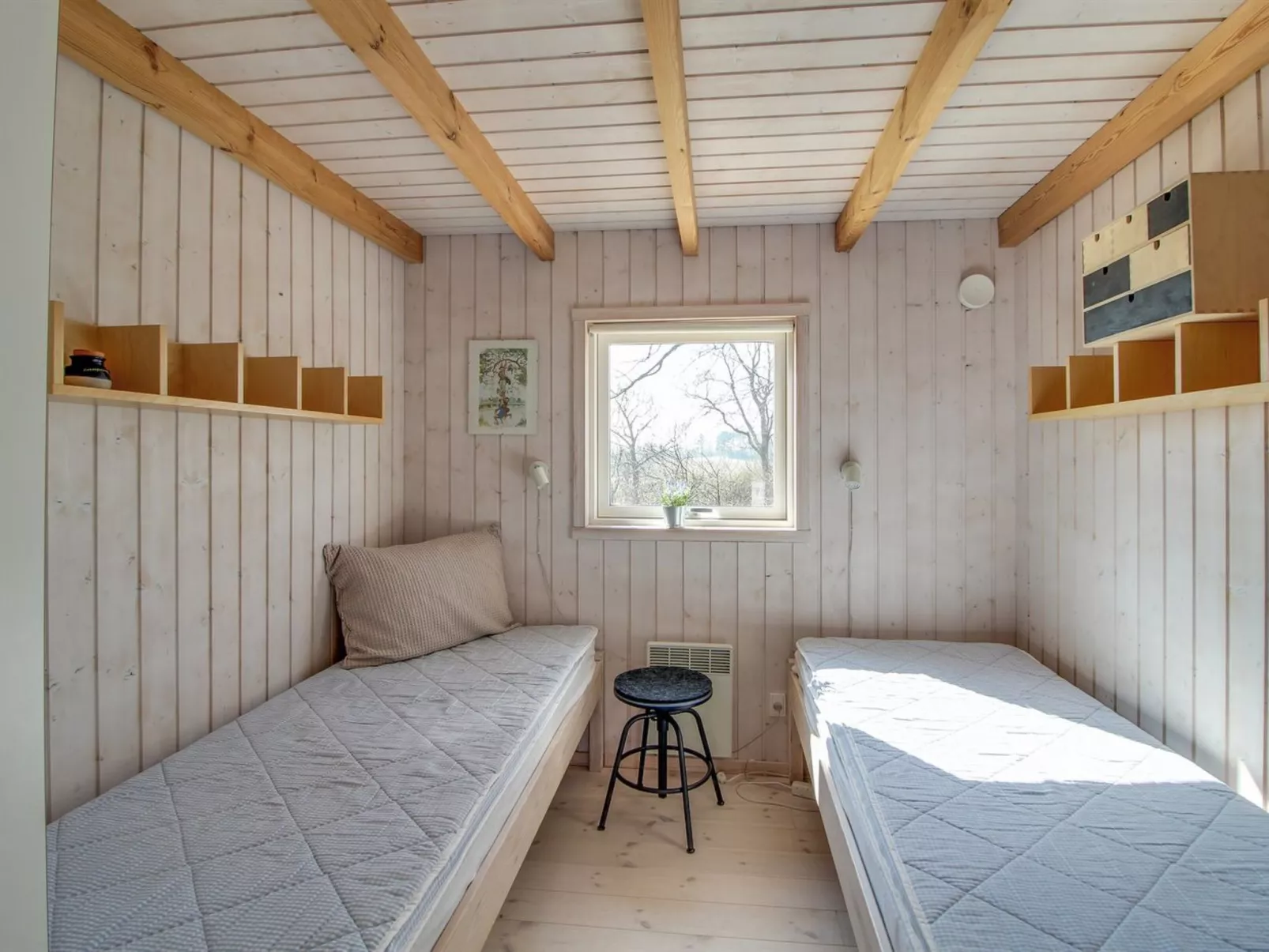 "Lilla" - 120m from the sea - Binnen