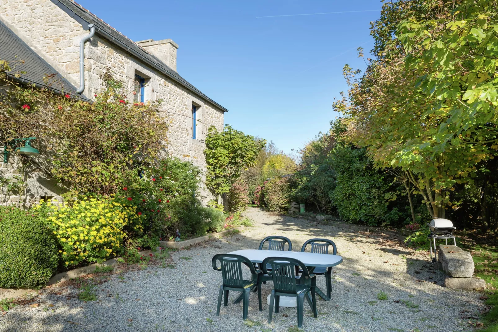 Maison de Vacances à Plounéour- Brignogan Plages - Buitenkant zomer