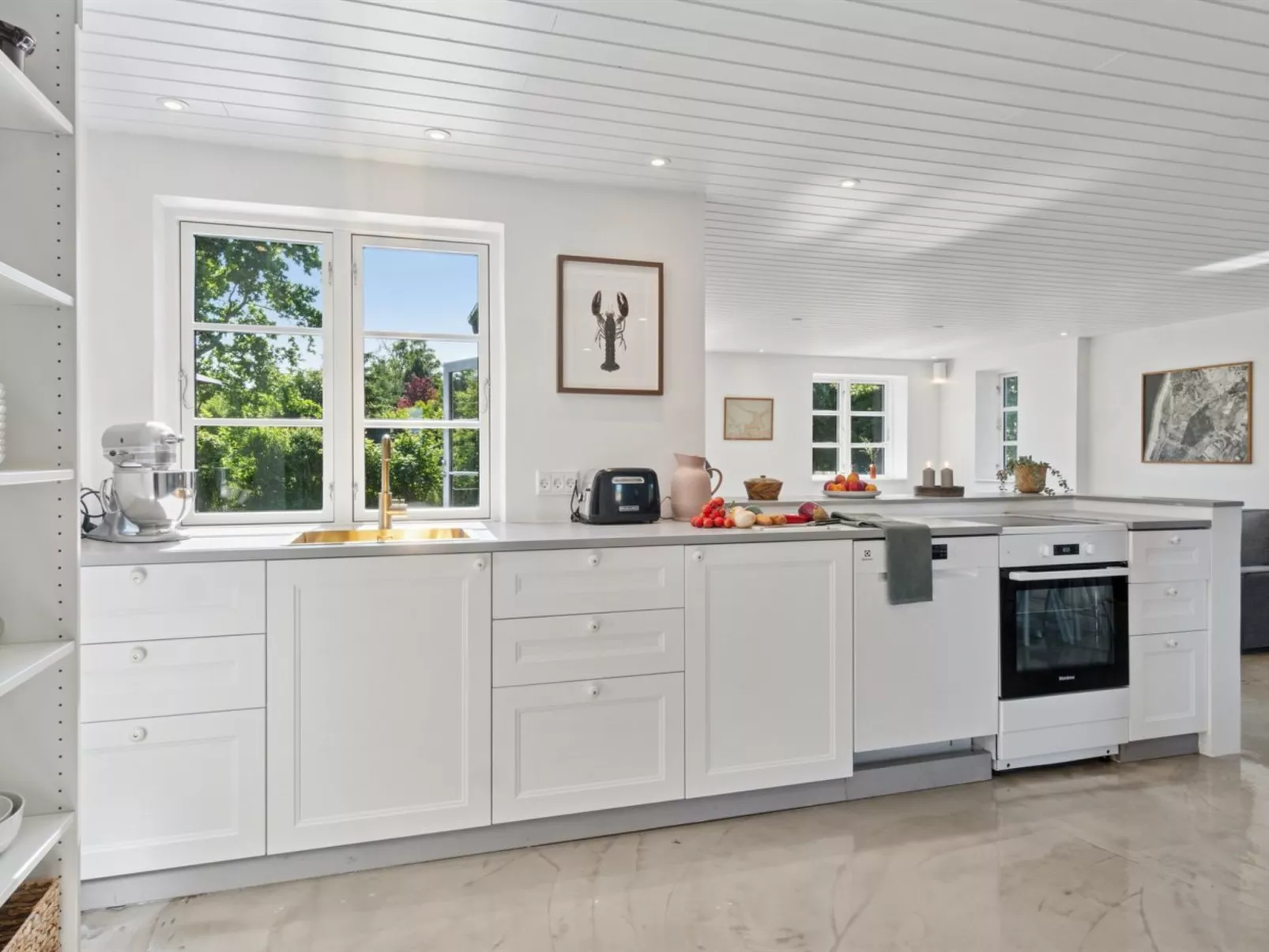 "Thrym" - 2.5km from the sea - Binnen