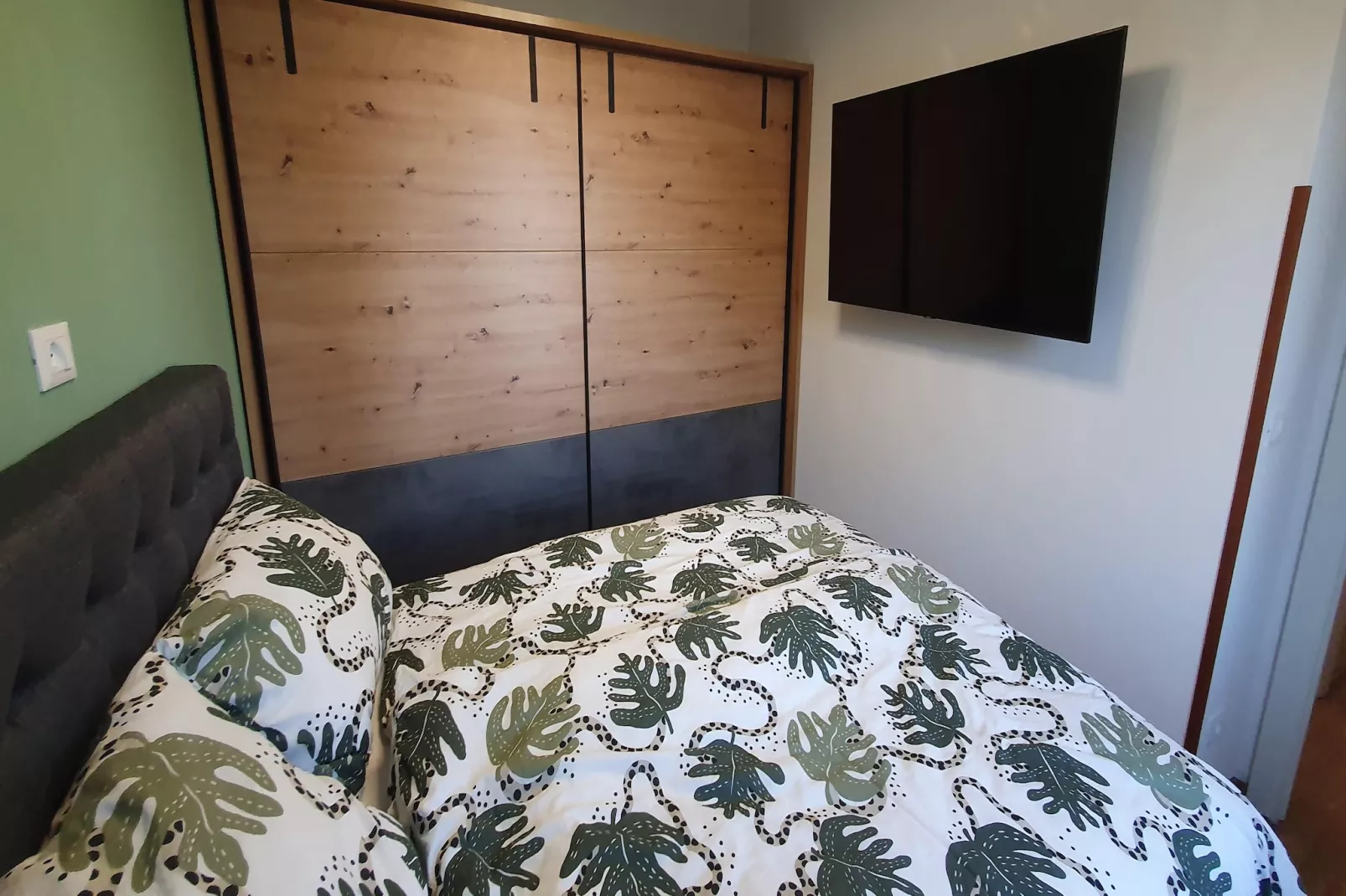 Charmante Villa mit drei Apartments und Meerblick KReidl-Slaapkamer