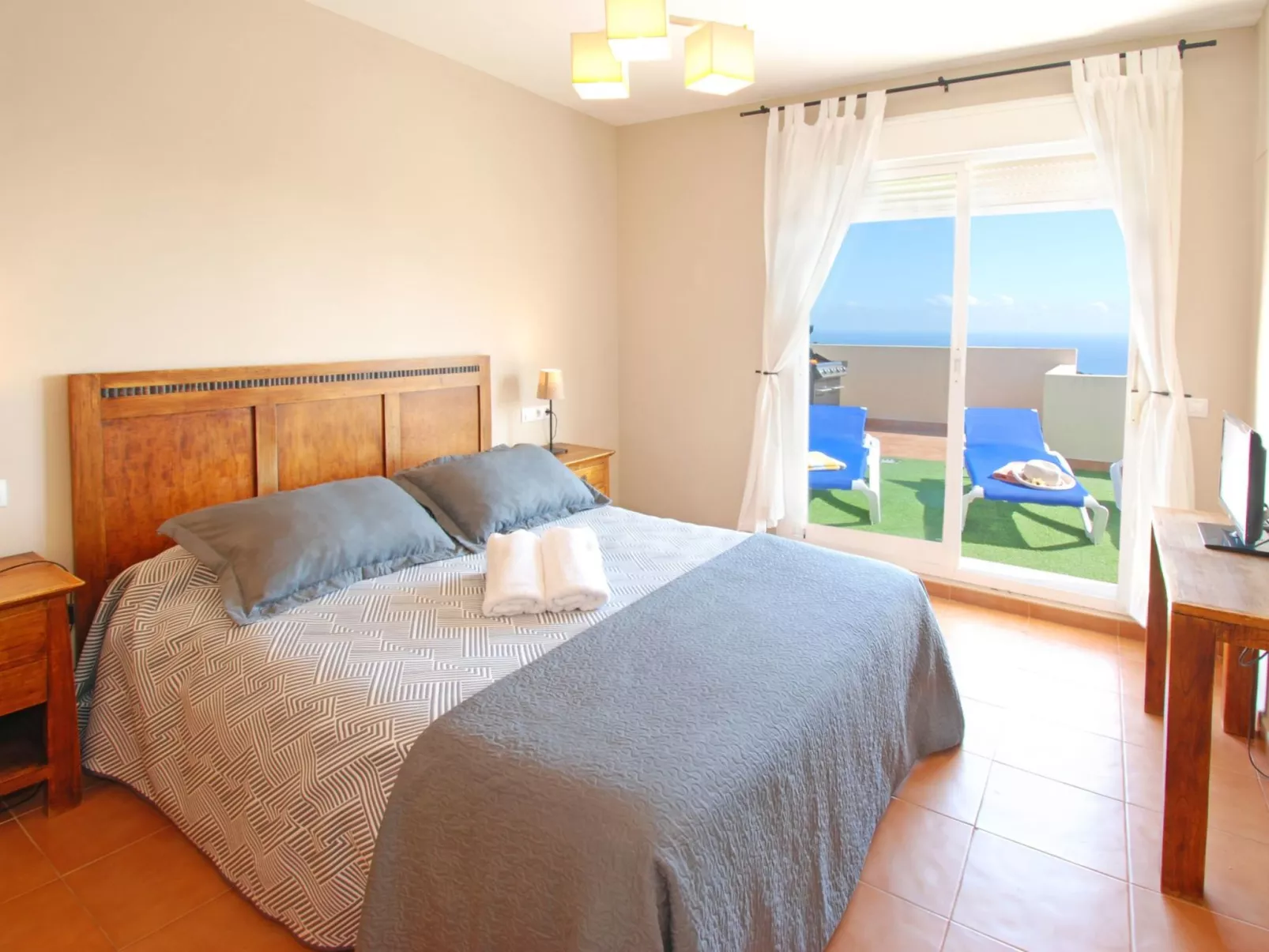 Penthouse, Jacuzzi, Meerblick, BBQ,wifi, AC - Binnen