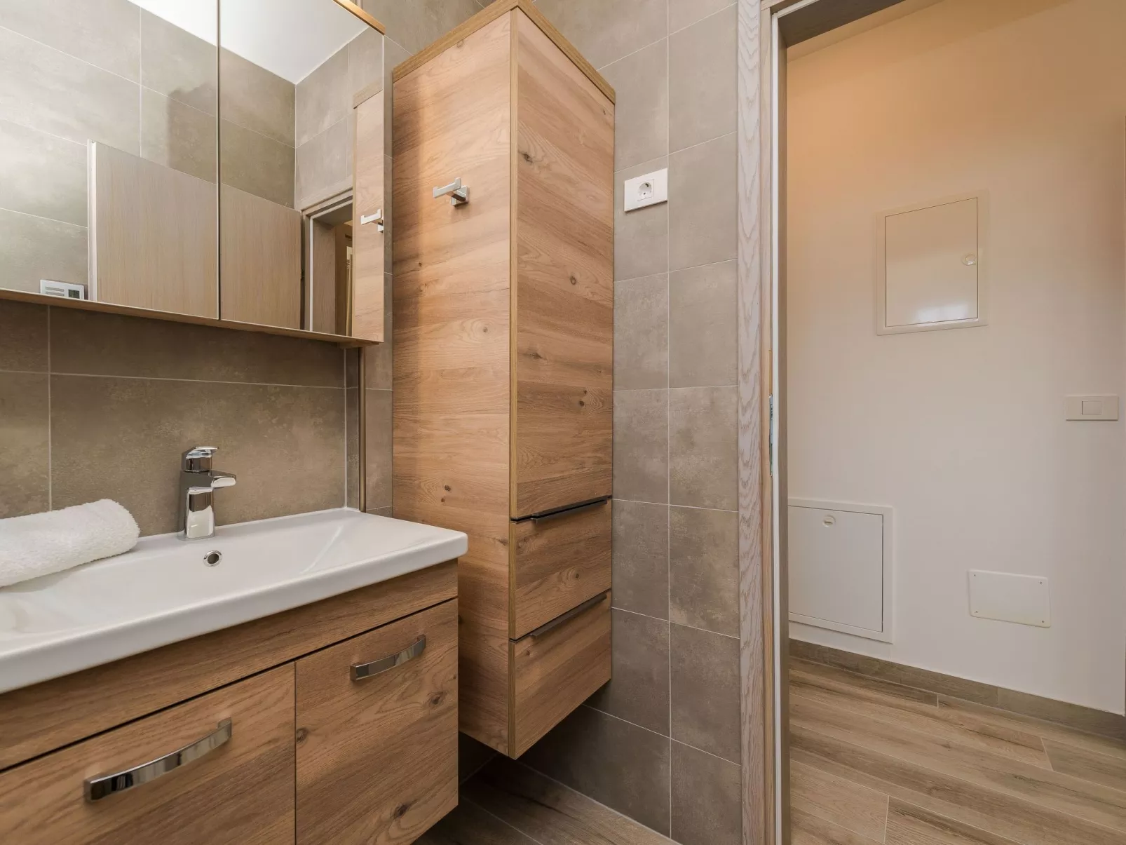 Neue Steinvilla mit beheiztem Pool in Strandnähe - Image-tags.info