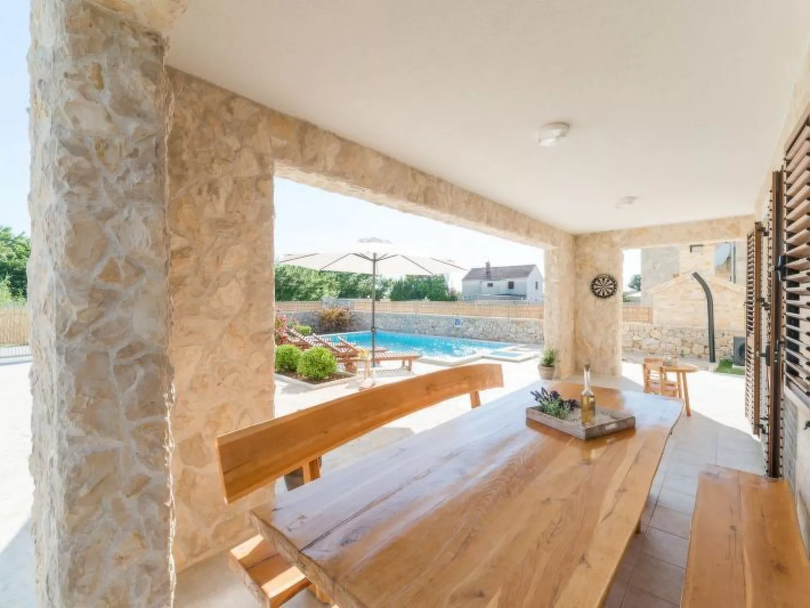 Steinvilla mit Pool, Meerblick, Nähe Sandstrand - Image-tags.info