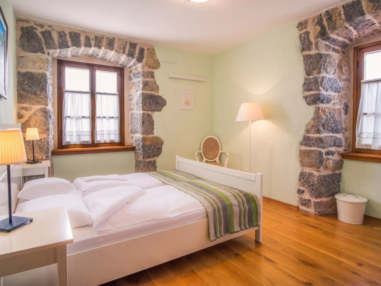 Villa mit Pool, Olivengarten und Meerblick - Image-tags.info