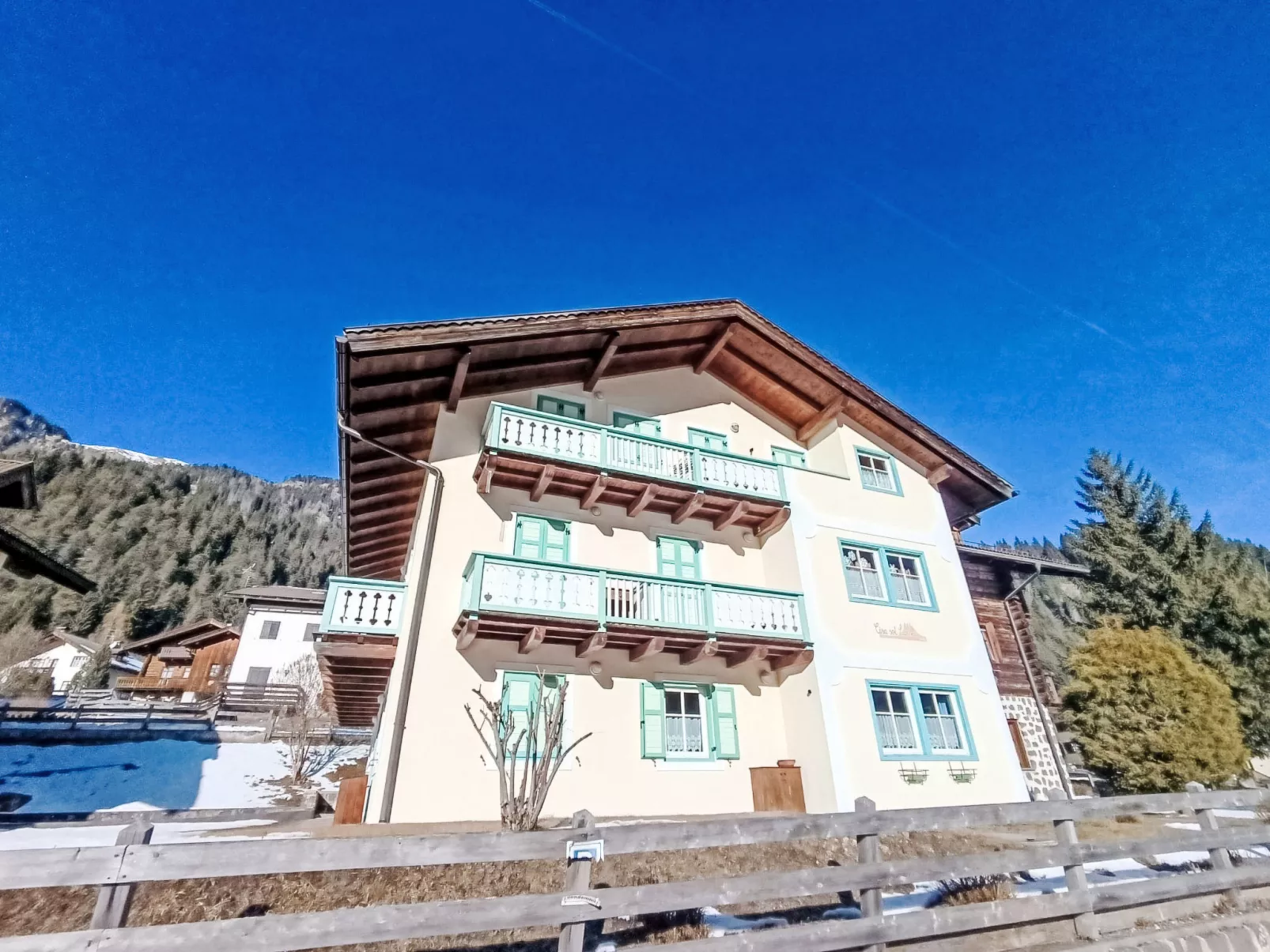 Cesa sot Larsec - Buiten