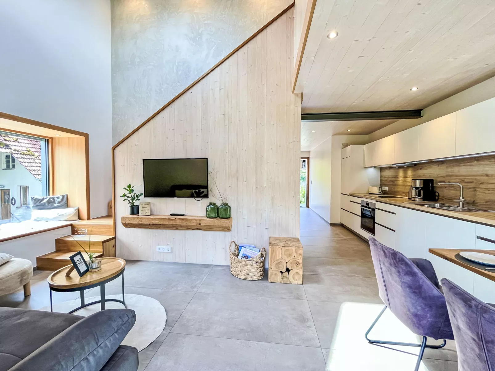 Kinast (HFT202)-Binnen