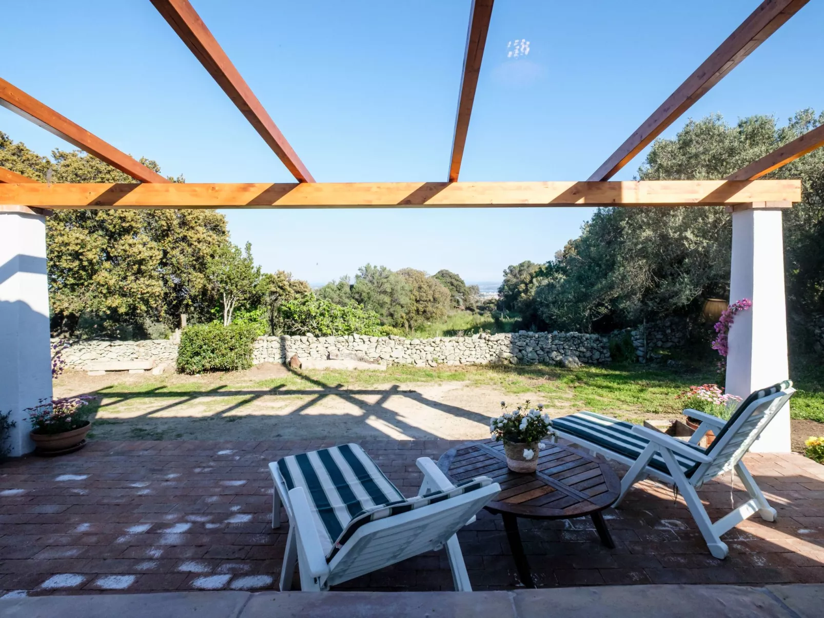 Altes gallurisches Bauernhaus mit Blick auf Olbia - Binnen
