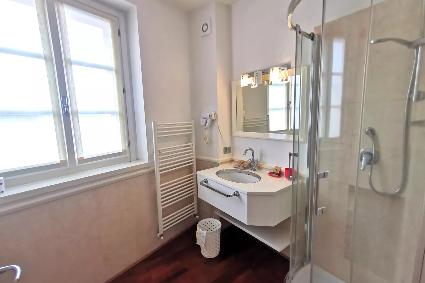 Residence Antico Verbano Meina-Trilo 4-Badkamer
