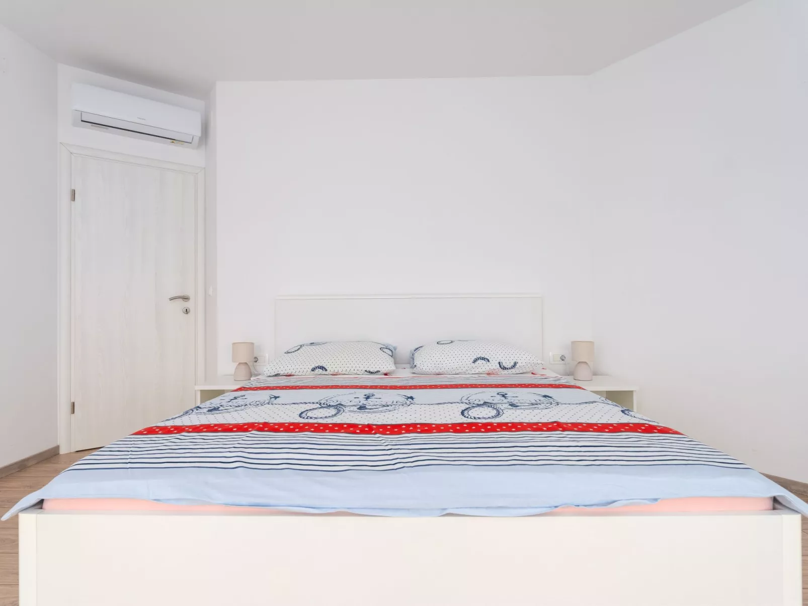 Schöne neue Villa mit Pool in Strandnähe - Image-tags.info