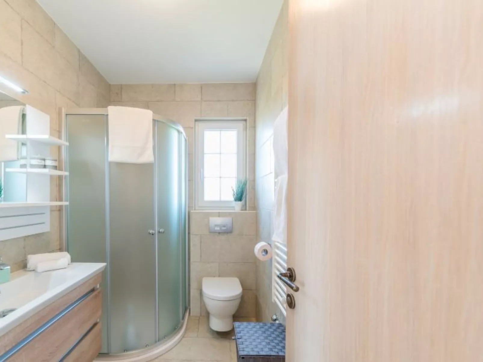 Villa mit beheiztem Pool, schöne Aussicht, Strandnähe - Image-tags.info