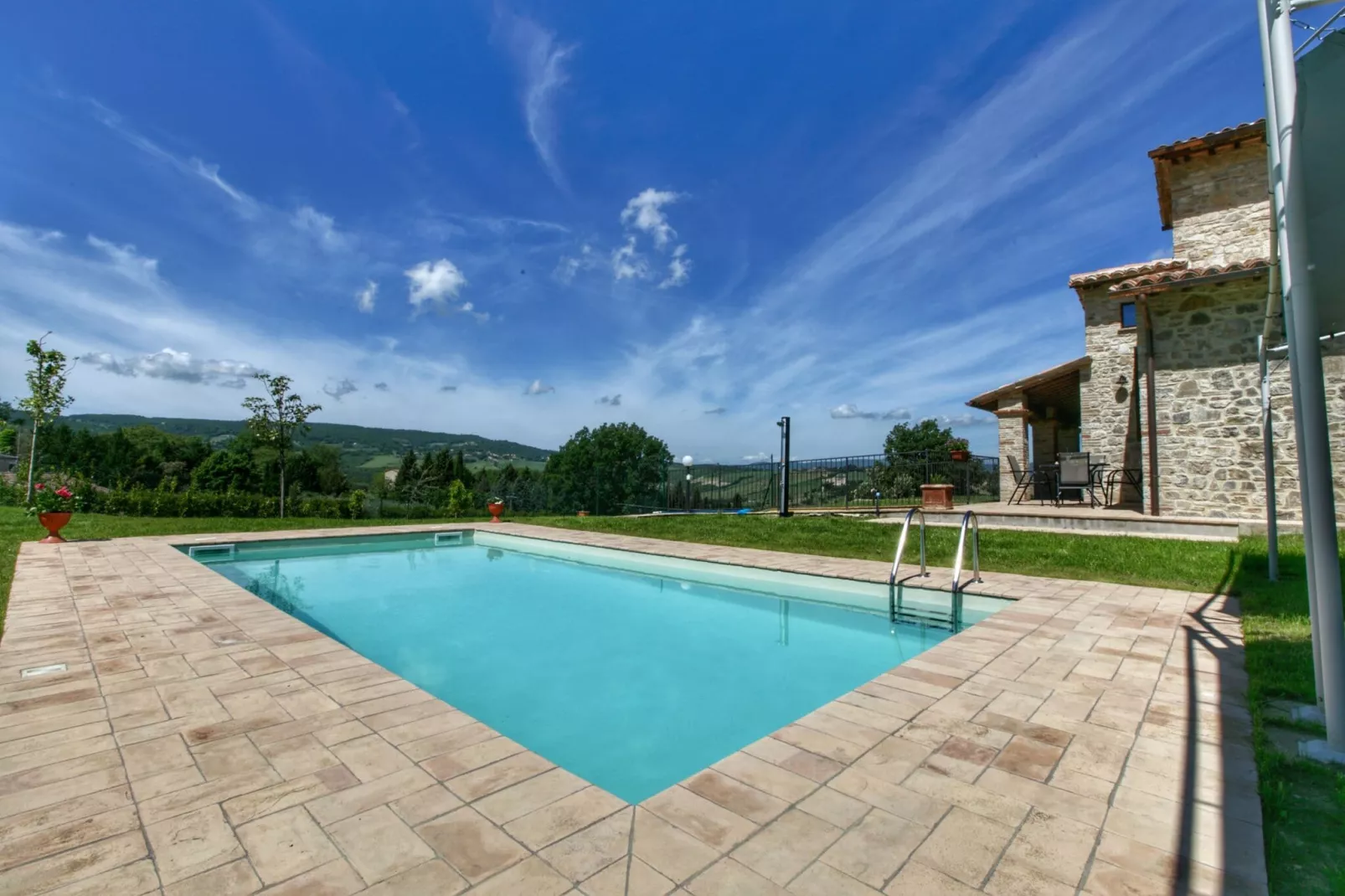 Villa Due Olive-Buitenkant zomer