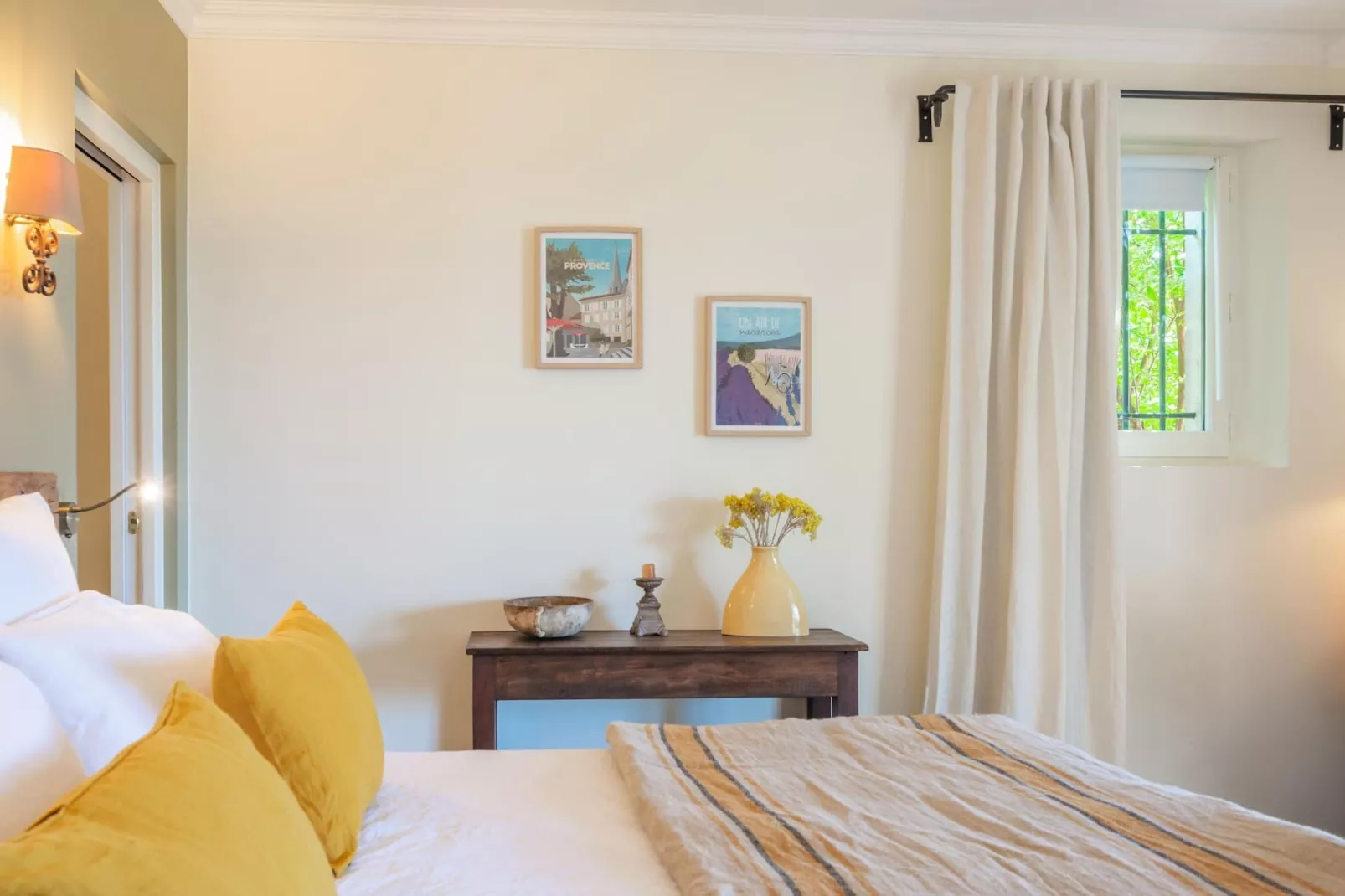 Le Mas Elaïa  votre havre familial avec piscine privée-Slaapkamer