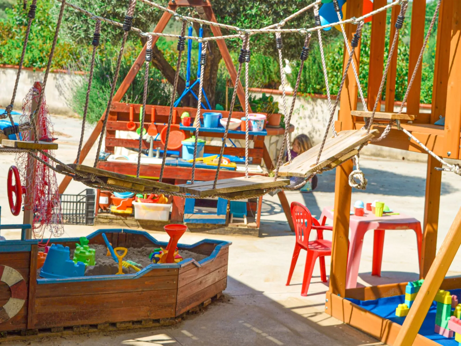 Mit privatem Garten, Meerblick und Gemeinschaftspool - Image-tags.info