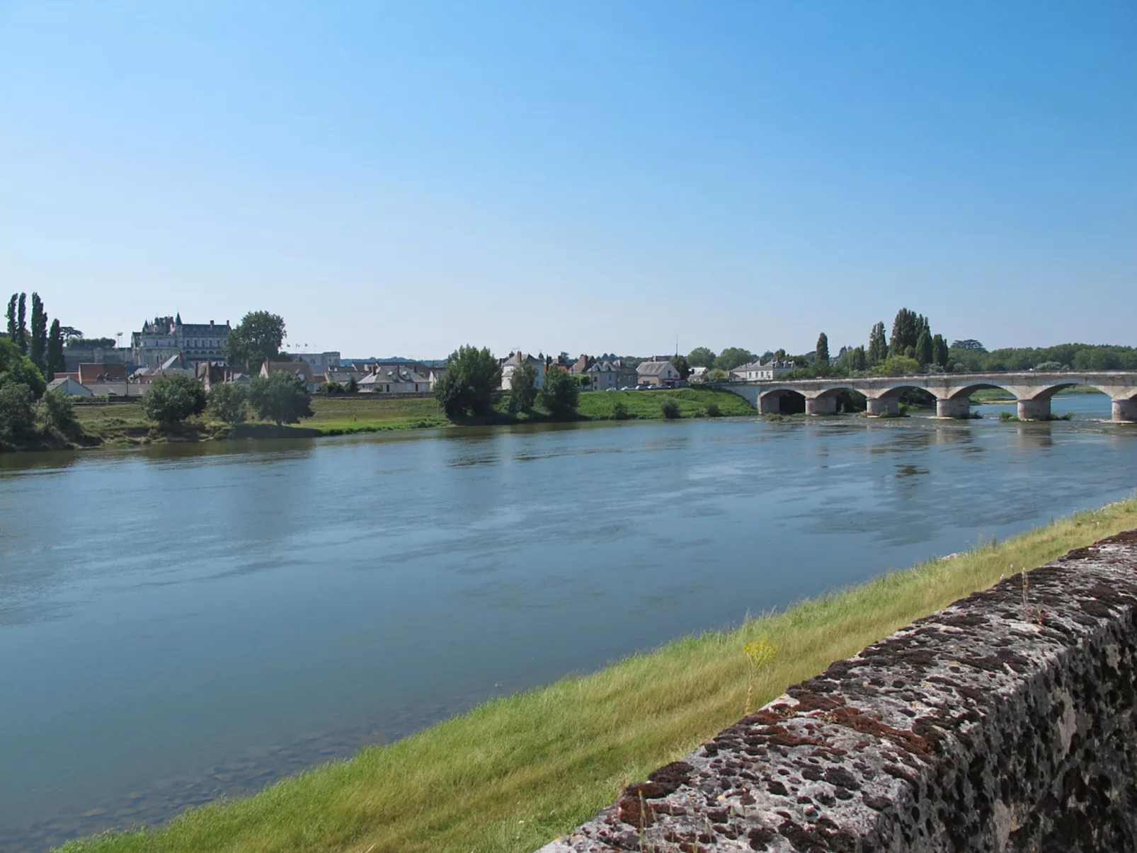 In Chouzy-Sur-Cisse mit Grill, Terrasse und Garten - Omgeving