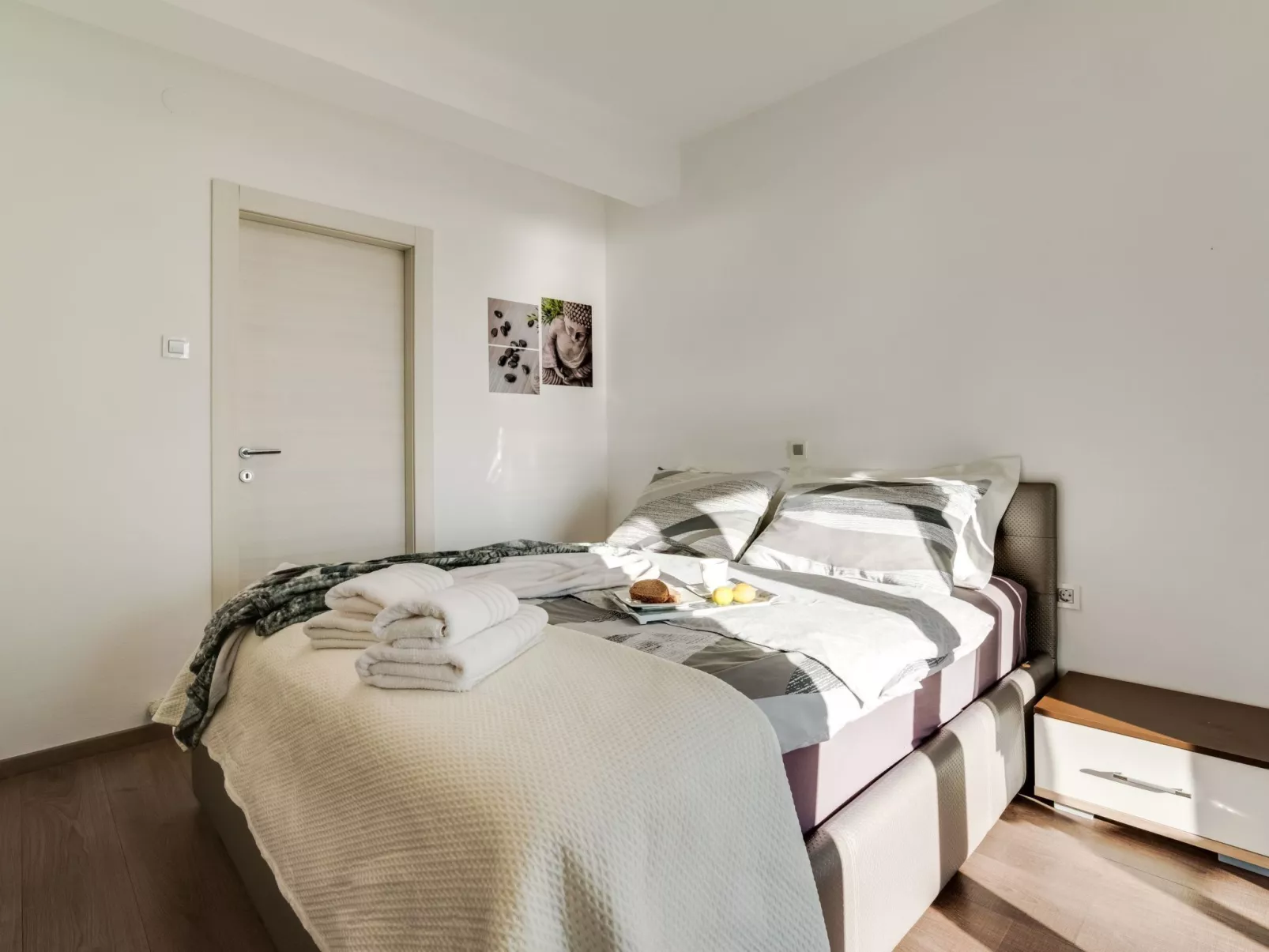 Villa "View" mit Blick auf das Wasser - Image-tags.info