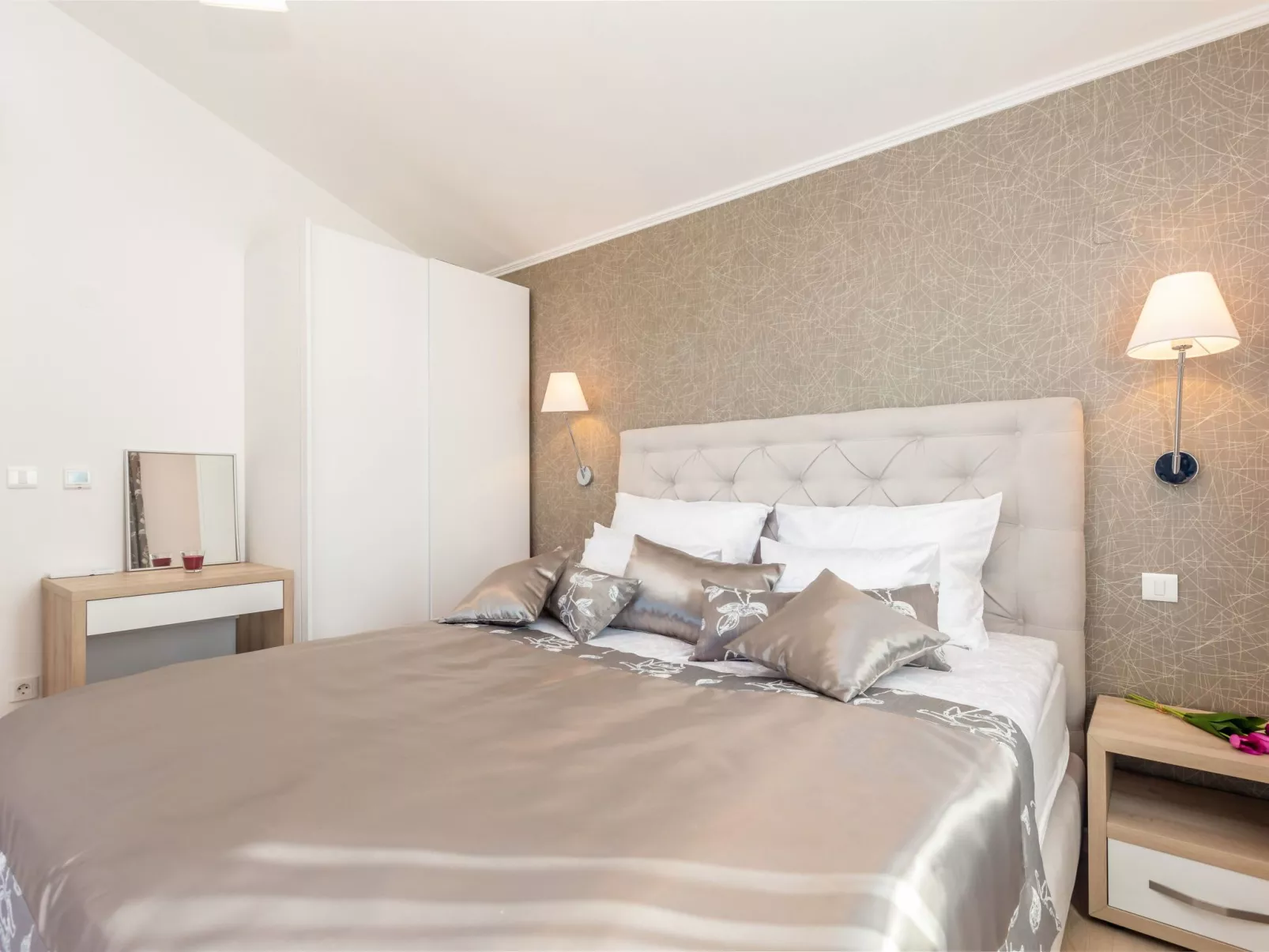 Schöne Villa in einer ruhigen Umgebung mit Pool - Image-tags.info