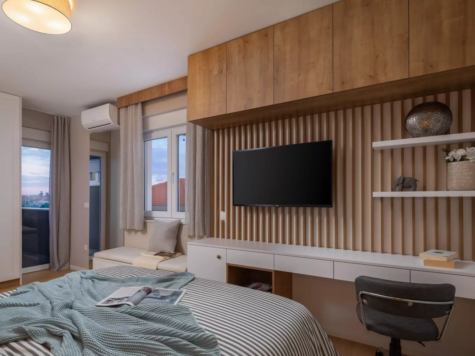 Villa in Strandnähe, Pool, Kinderspielplatz - Image-tags.info