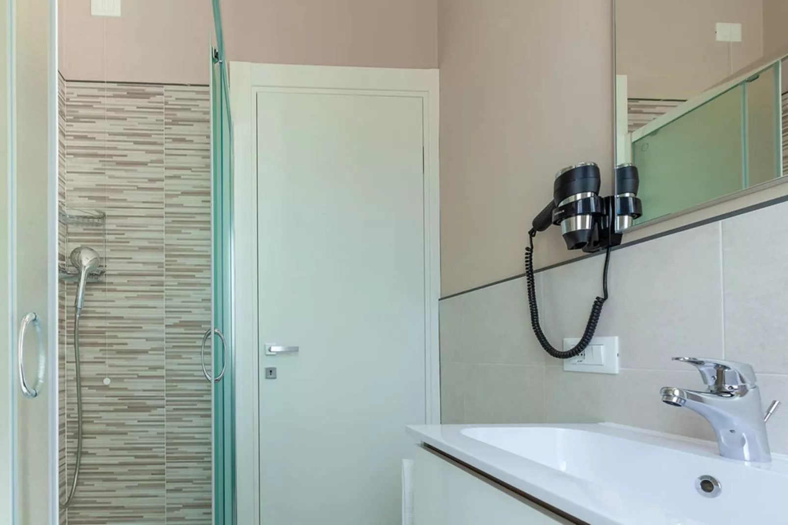 Holiday Club TRILO 6-Badkamer