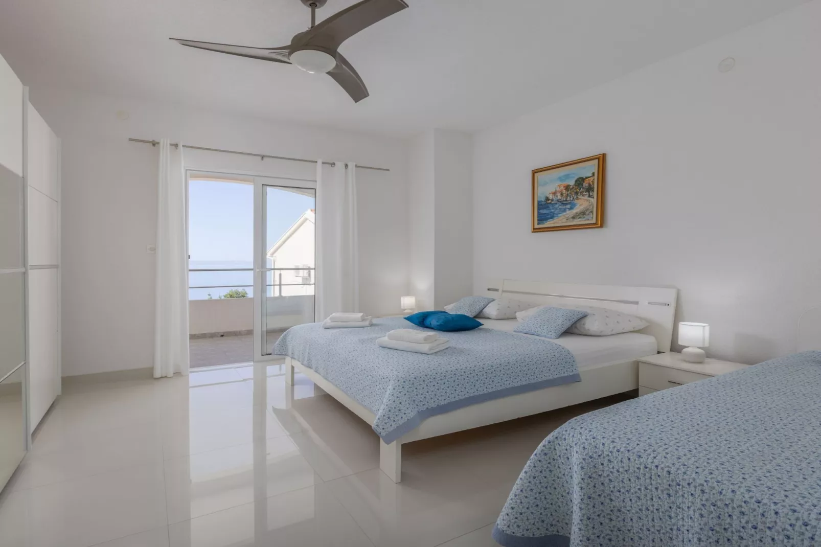 Villa Blanka - Six Bedroom Villa with Swimming Pool and Sea View-Slaapkamer